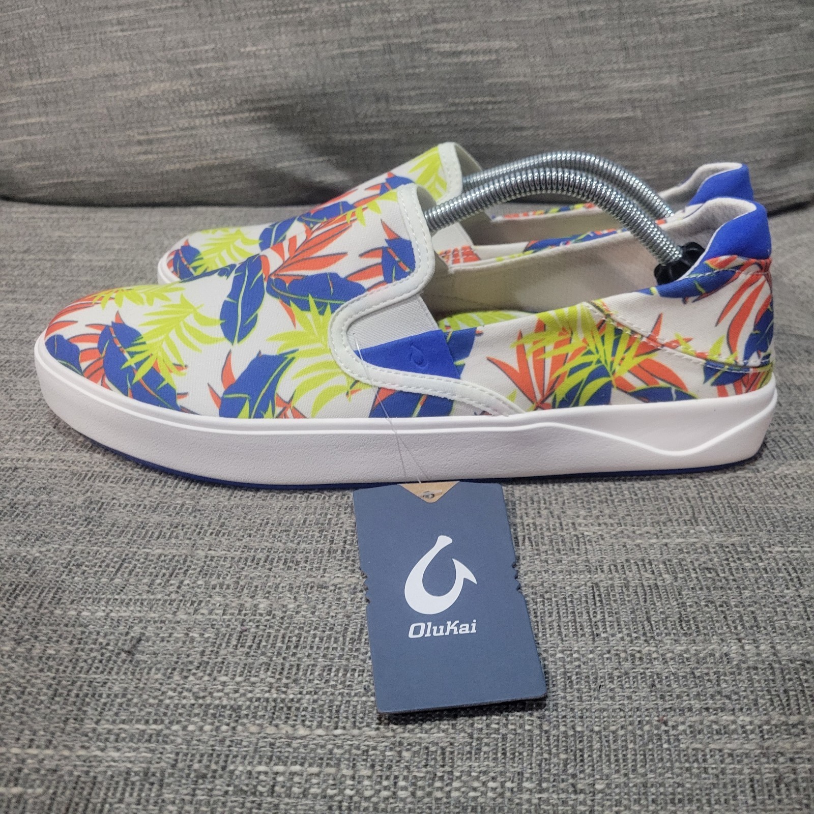 OluKai Lae’ahi Pa’i Men’s Size 10 Swell/Aloha Shoes Floral