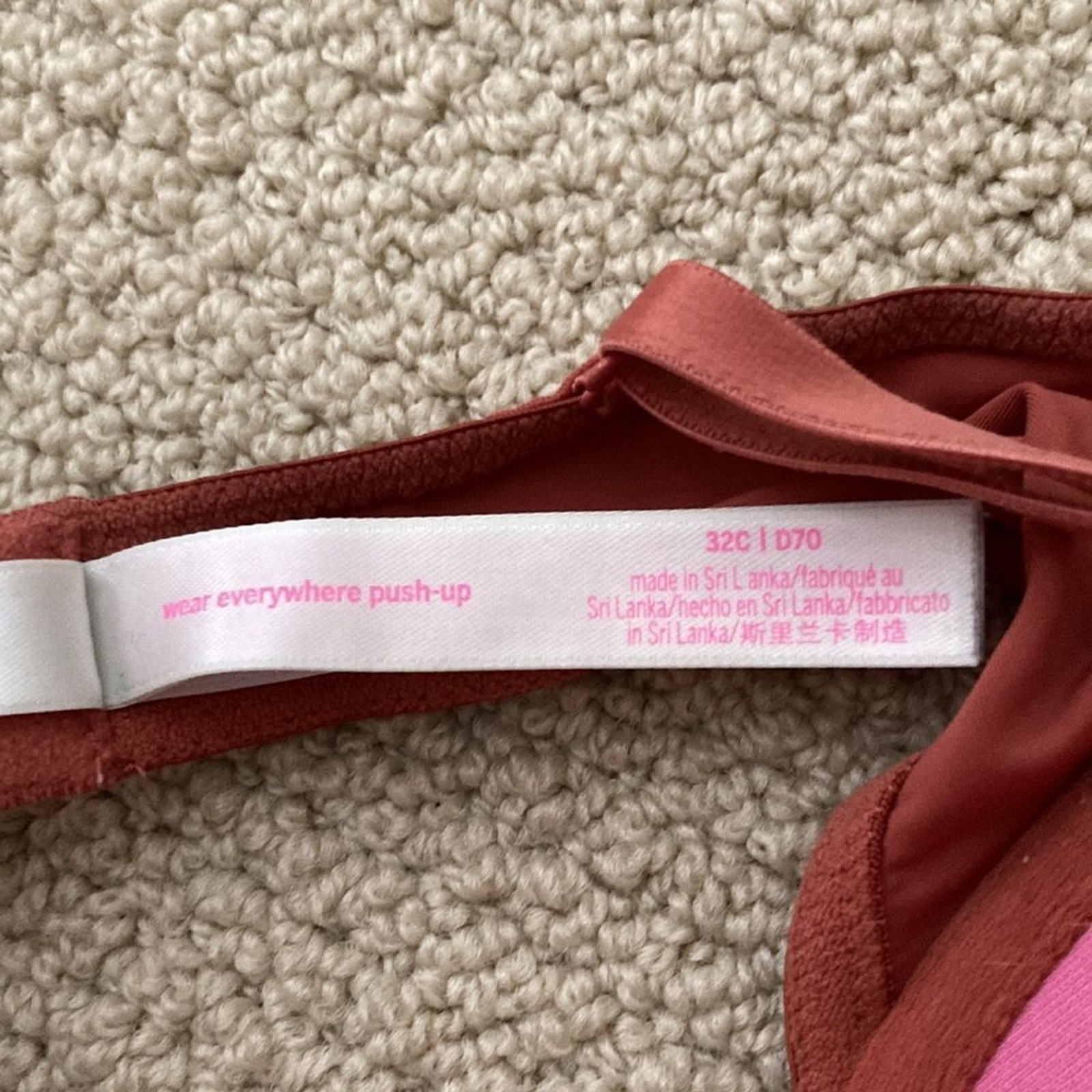 Victoria’s Secret PINK Wear Everywhere Push-Up Bra Brick Red Size 32C VEUC