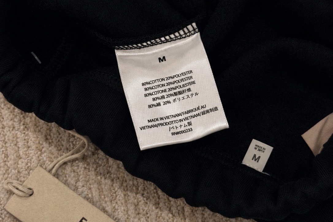 Essentials Fear of God Men’s Black Sweat Shorts Drawstring Pockets M