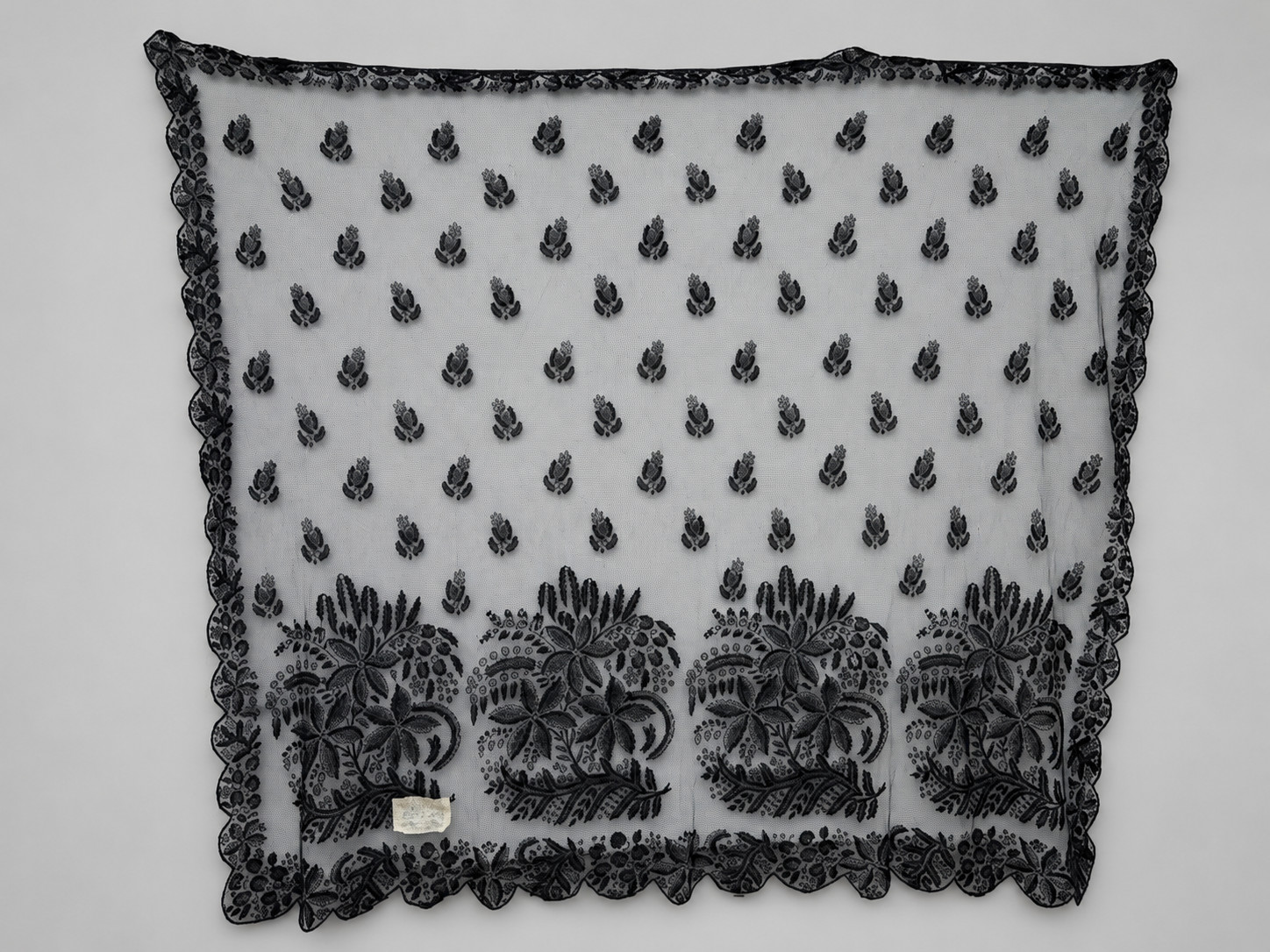 Antique Black Silk Lace Mantilla Shawl Veil 42×48 Victorian Blonde Chantilly