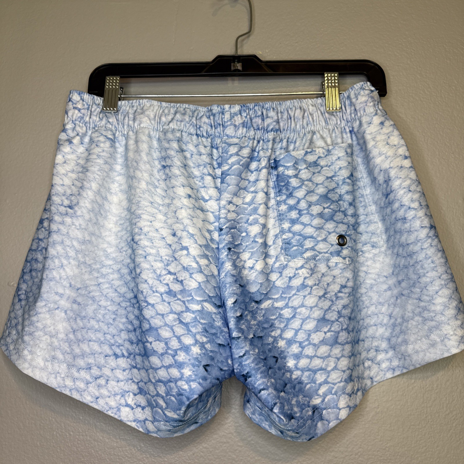 Reel Skipper Board Shorts Size LARGE Fish Scales Design