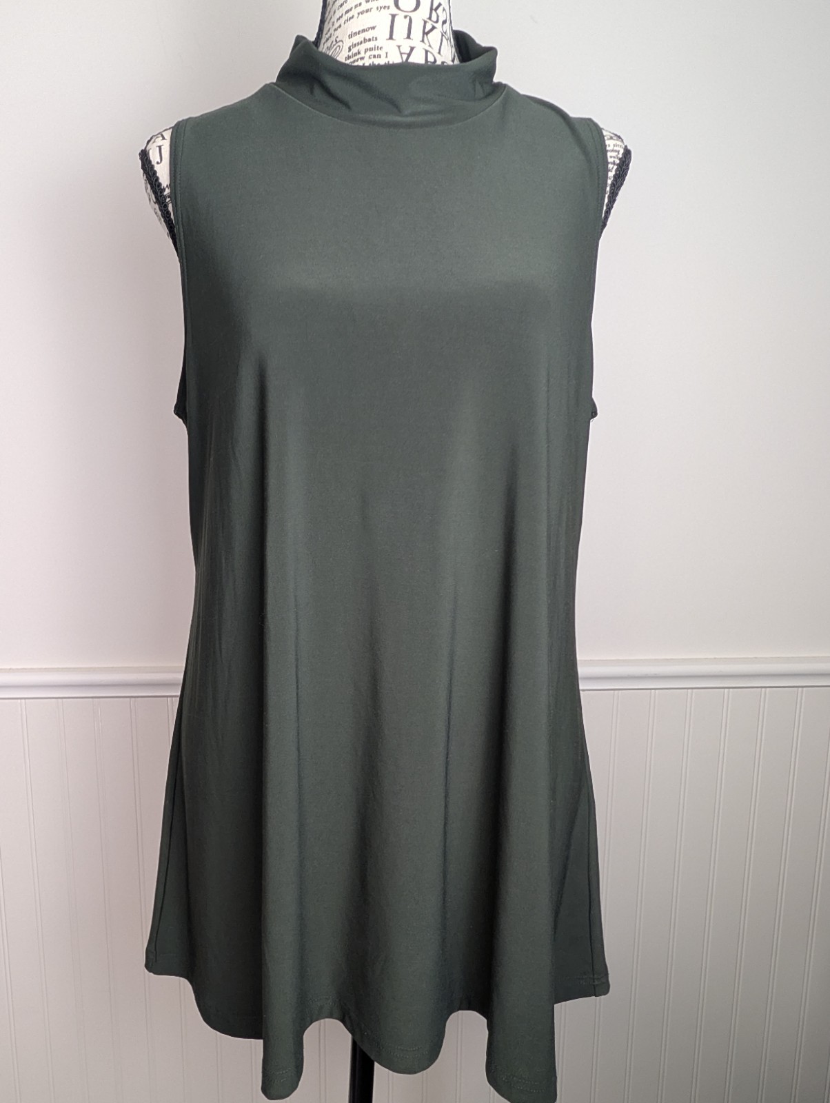 Sympli Go To High Neck Sleeveless Tunic Green Size 14 Made in Canada Lagenlook