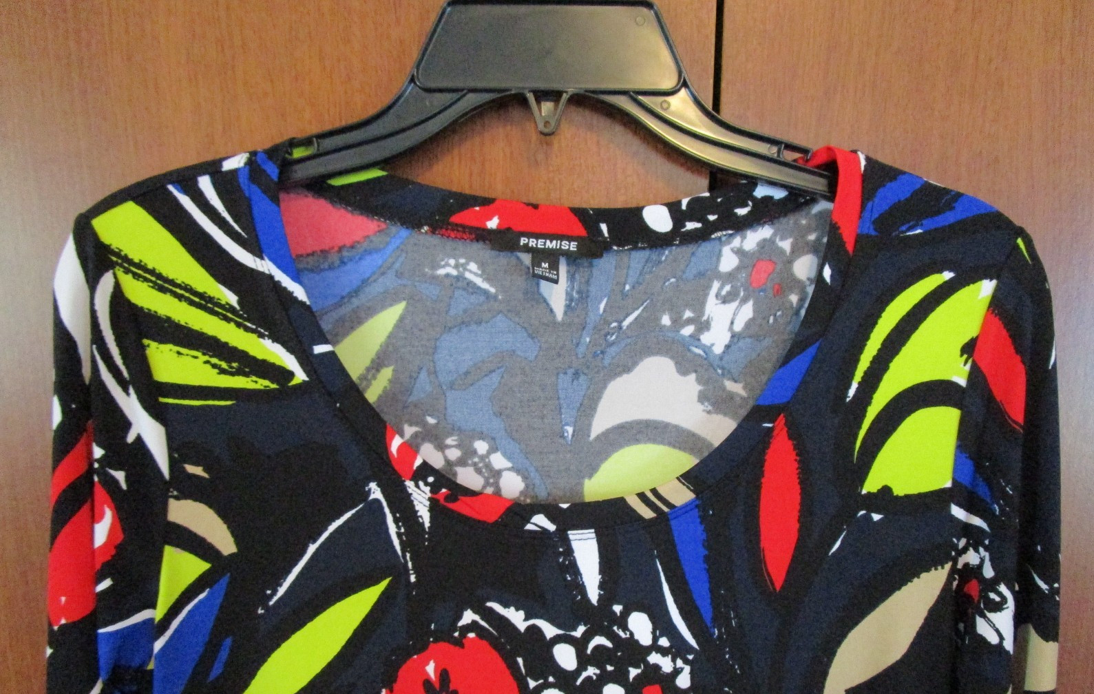 Premise Tunic Top Bright Colors On Black Medium Polyester Spandex Bust 37 L 29.5