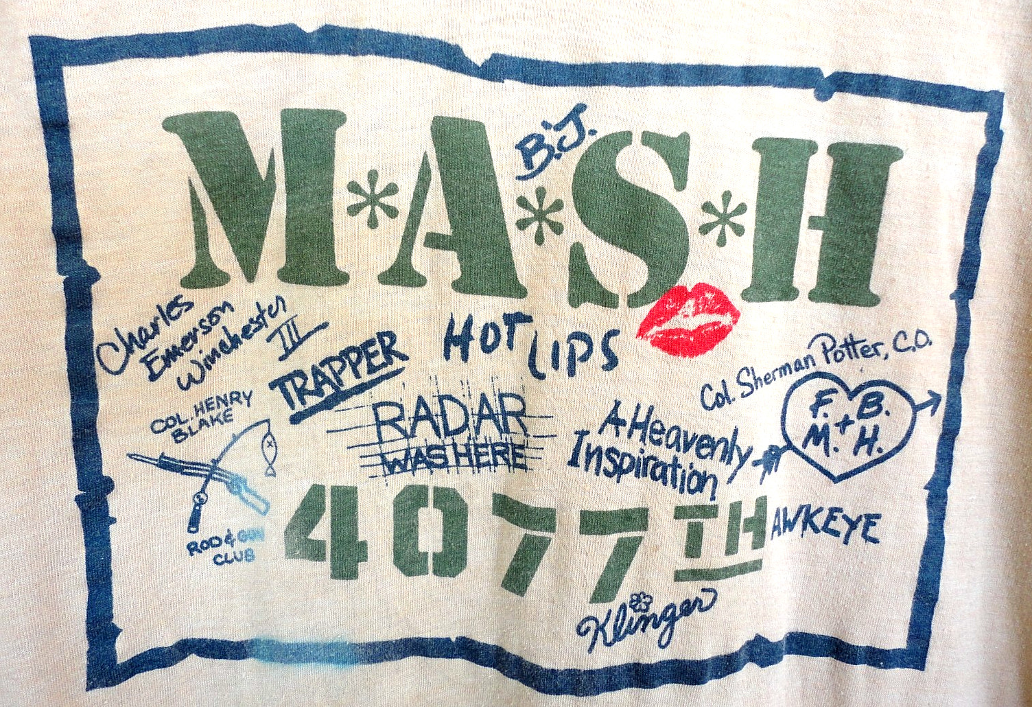 1981 ORIGINAL M.A.S.H. TV SHOW SHIRT*L*Facsimile Cast Autographs*3/4 Sleeves