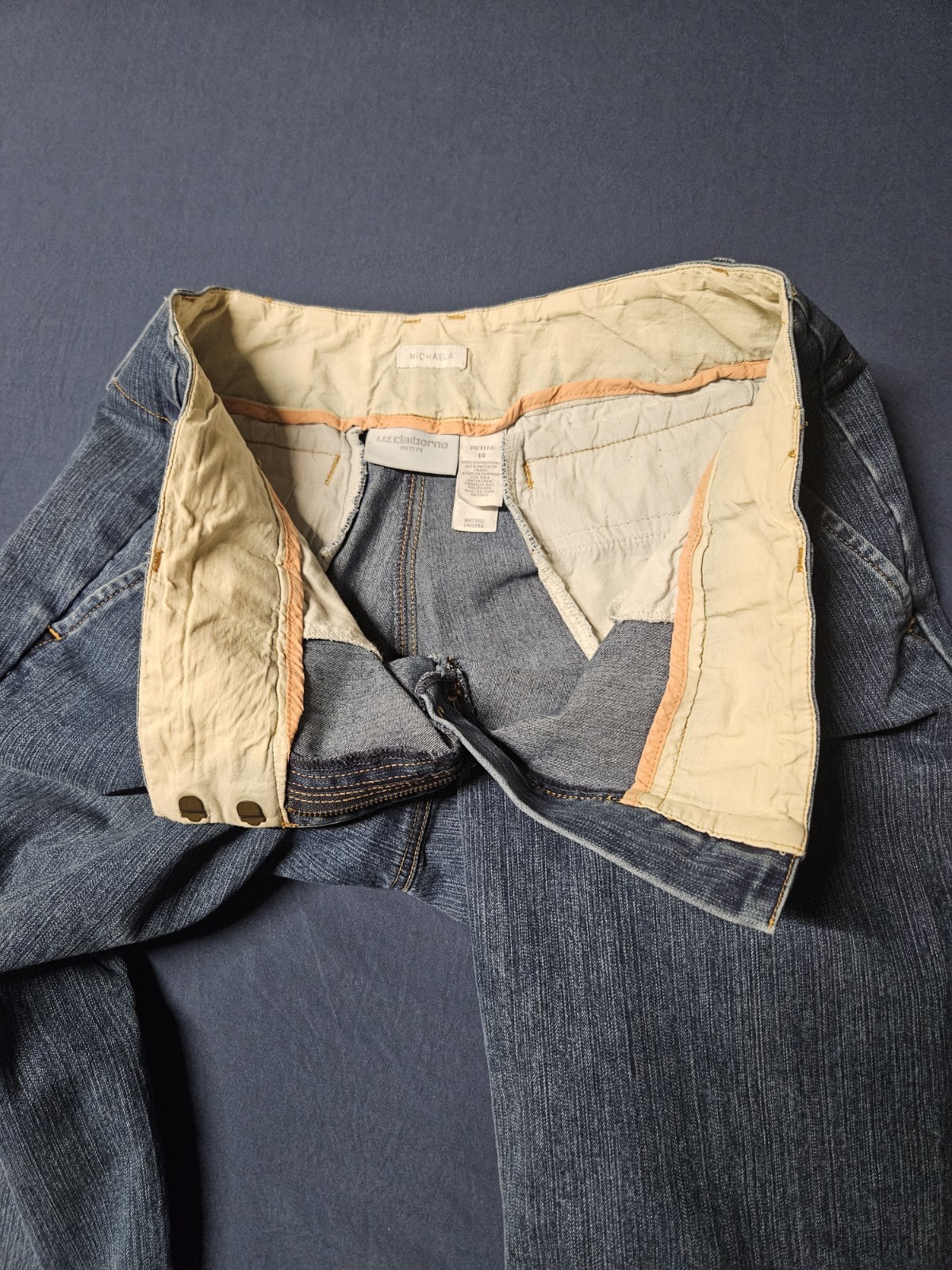 Liz Claiborne Women’s Petite Blue Medium Wash Wide-Leg 5-Pocket Zip Jeans