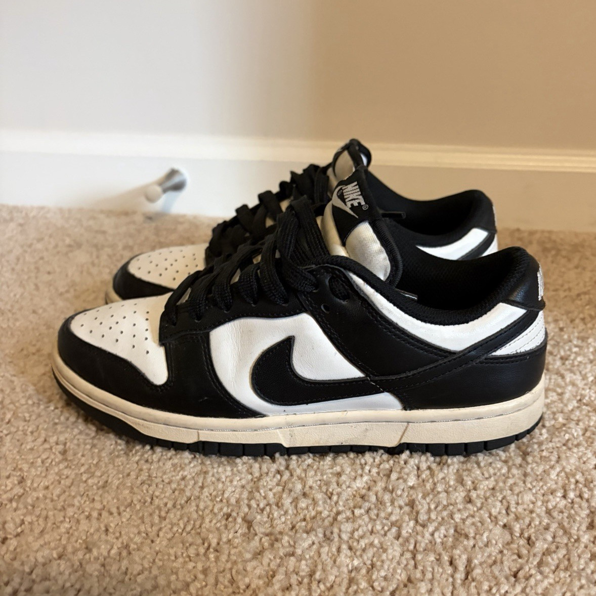 Nike Dunk Low Black/White 6.5Y Leather Low Top Sneakers DD1503-101