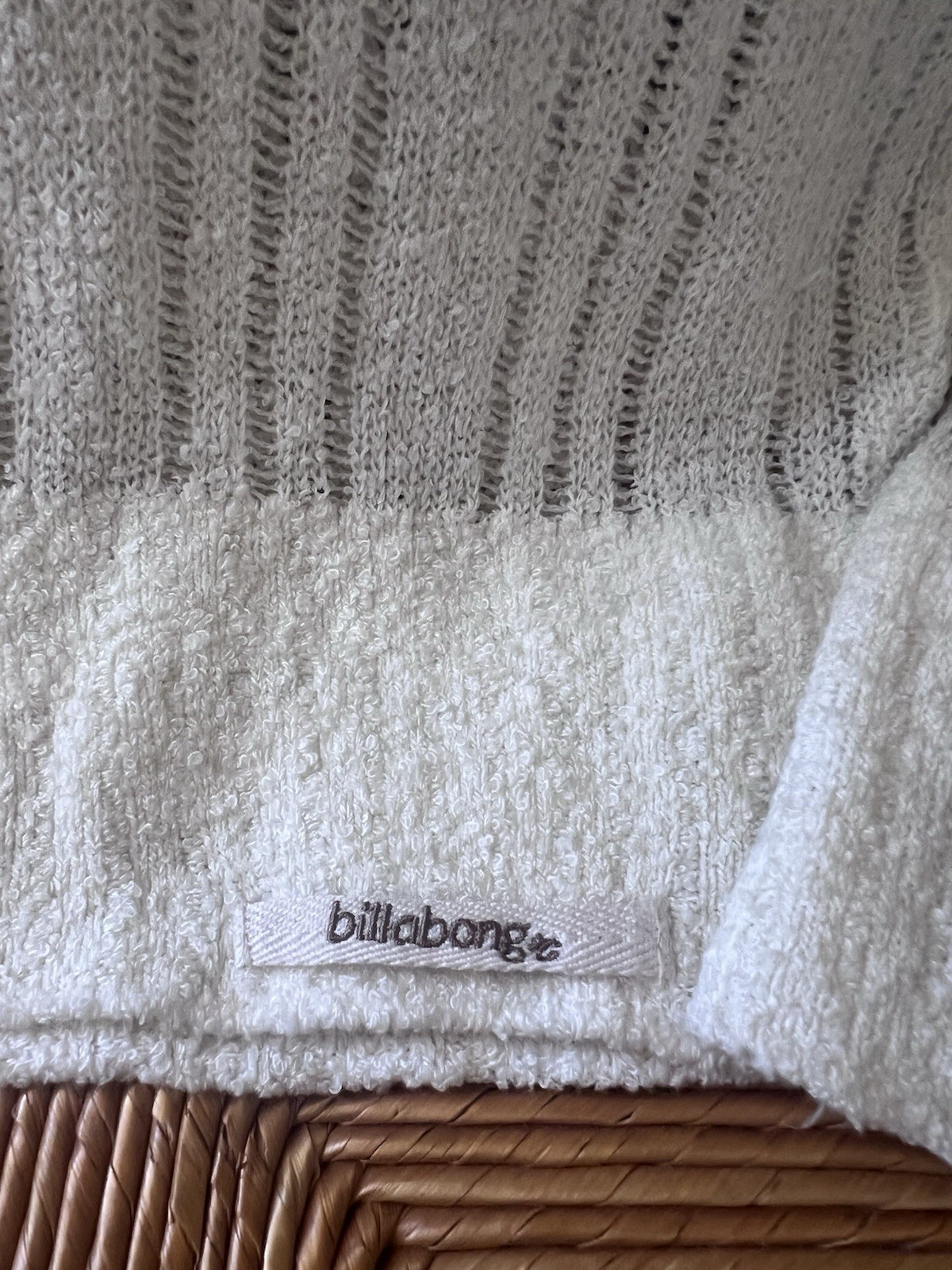 90s Billabong White Knit V-Neck Pullover Sweater Lightweight Long Sleeve S