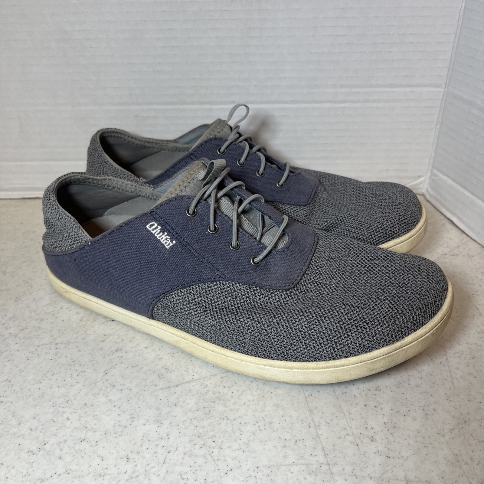 OluKai Nohea Moku Shoes Mens Size 9 Gray Canvas Sneakers