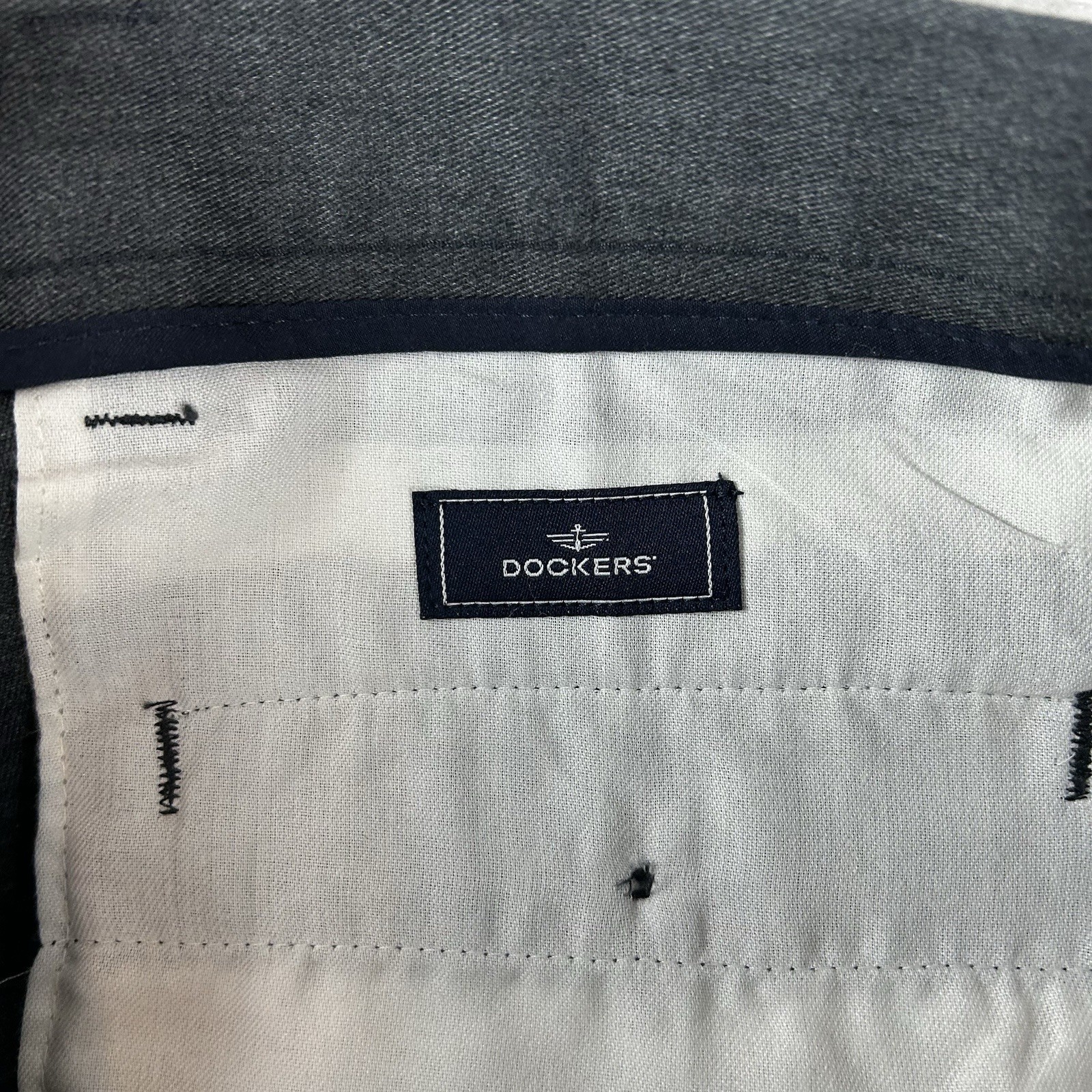 Dockers Pants Mens 34X34 Gray Cotton Pleated Classic Fit Original Khaki NWT
