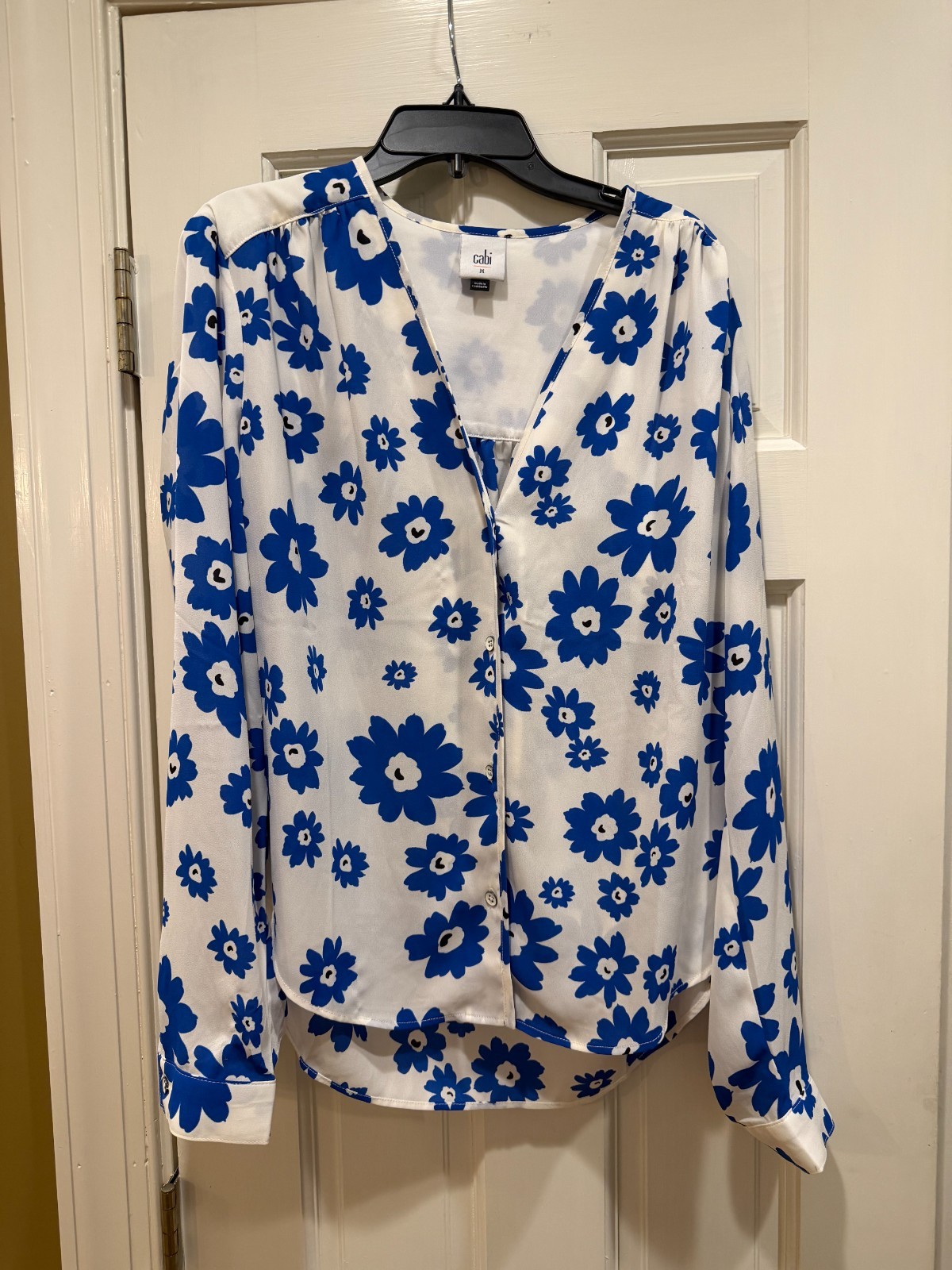 cabi Florist Blouse Button Front MEDIUM Blue & White Floral, Long Sleeves