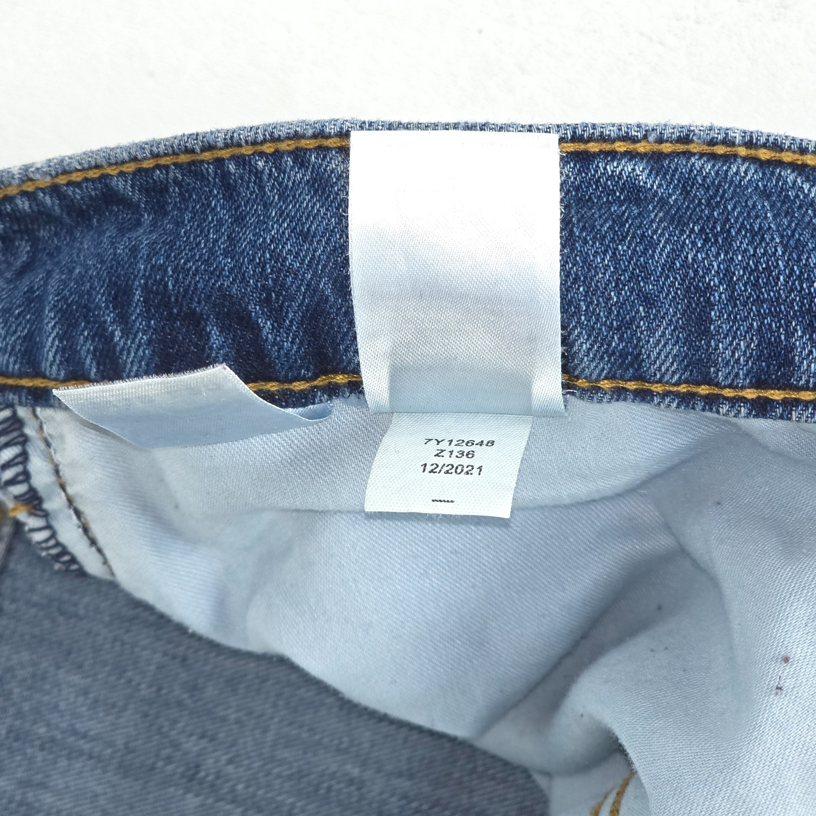 Lucky Brand Athletic Fit Jeans Mens 48×28 (48×30) Whiskers Medium Wash Faded