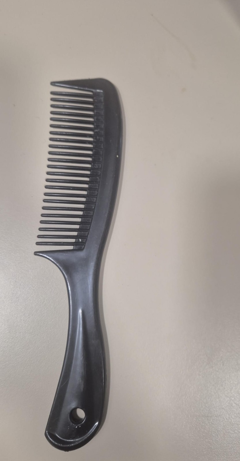 Used Professional Black Hair Comb – Durable Styling Tool for Salon & Home Use