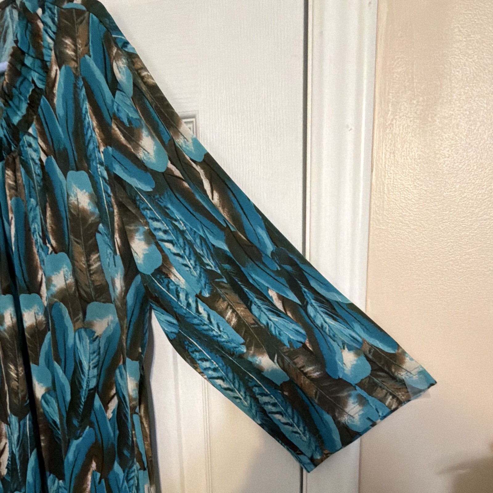 Southern Lady XL Feather Print Scoop Neck 3/4 Sleeve Stretch Knit Tunic Top