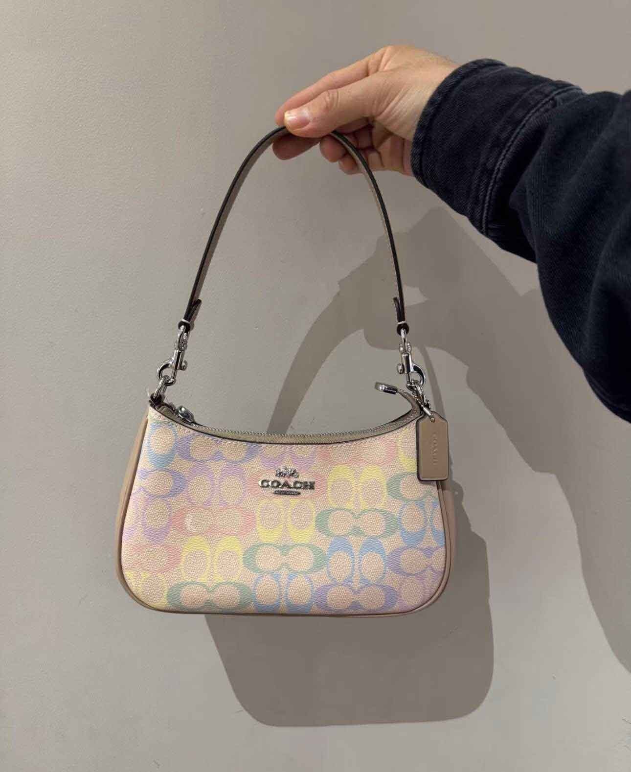 COACH Teri Shoulder Bag In Rainbow Signature Canvas & Leather CDA91 Silver/Sand