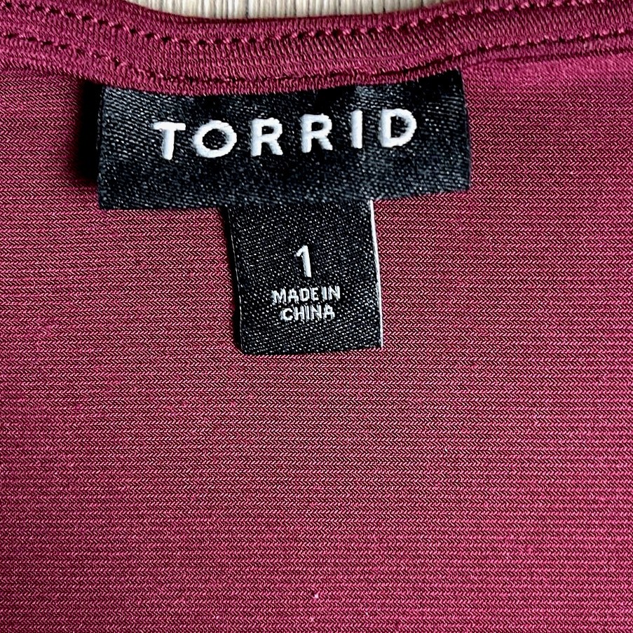 Torrid Solid Maroon Stretch Top Polyester/Spandex – Size 1