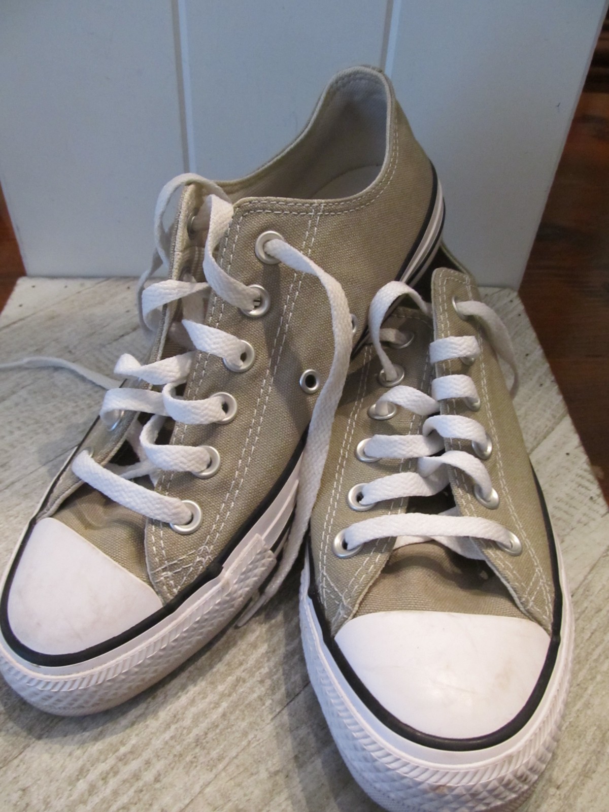 Converse Chuck Taylor All-Star Olive Green Low Top Canvas Sneakers W8 M6