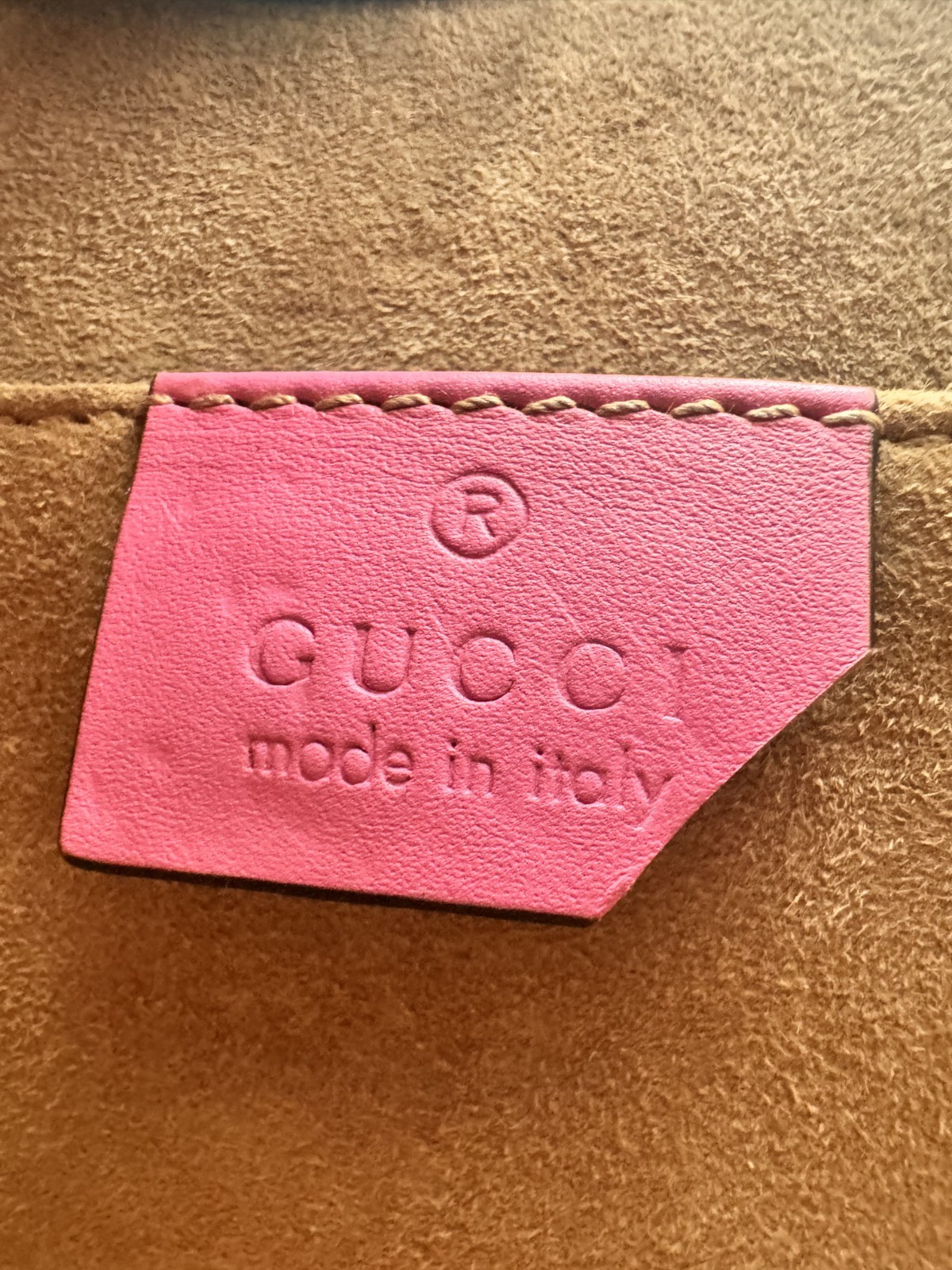 Authentic Gucci Sylvie Small Pink Leatheer Shoulder Bag Gold Chain Webstripe