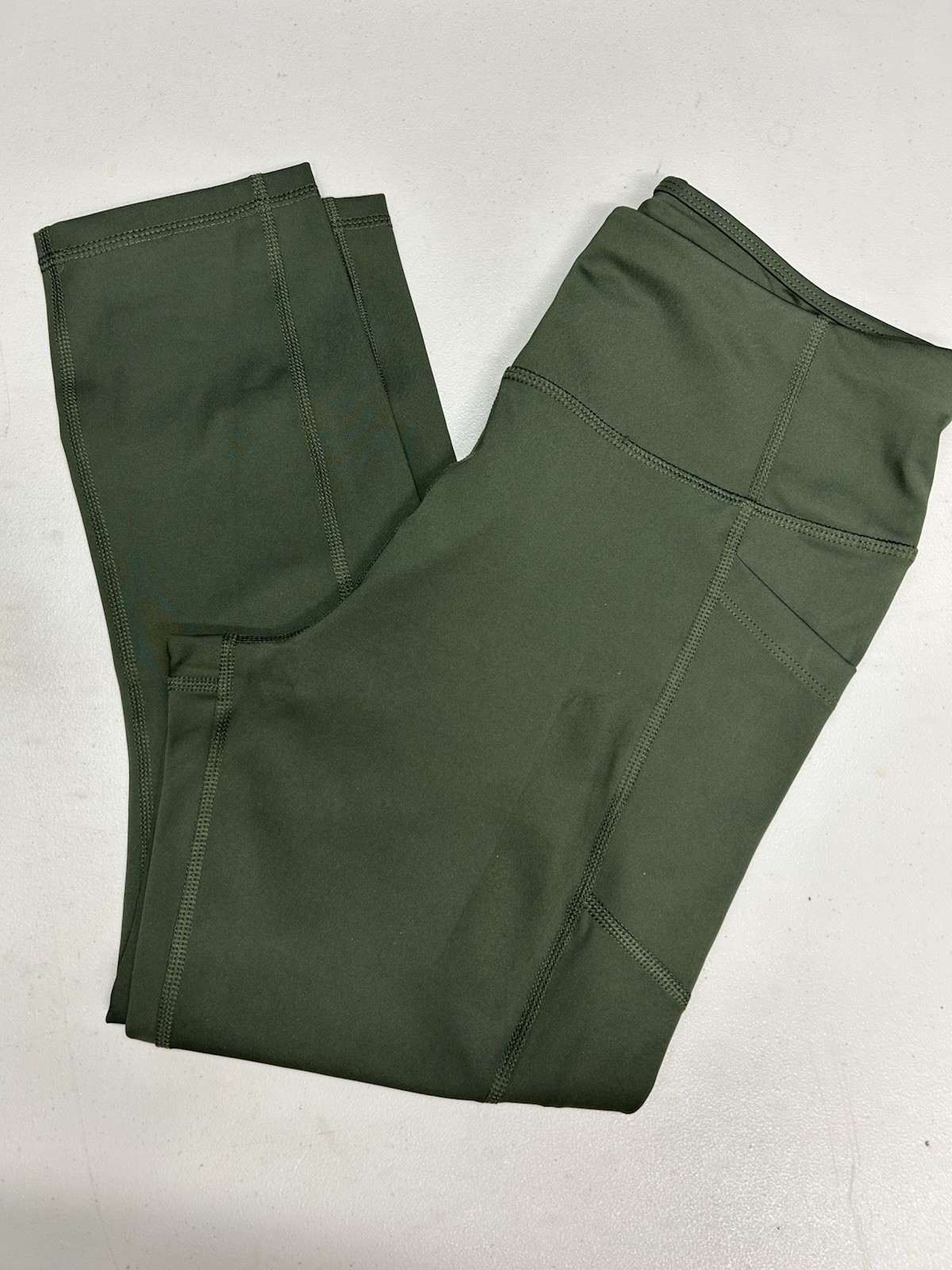 Avia Women’s Solid Green Capri W/side Pocket Size XS 0/2 NWT