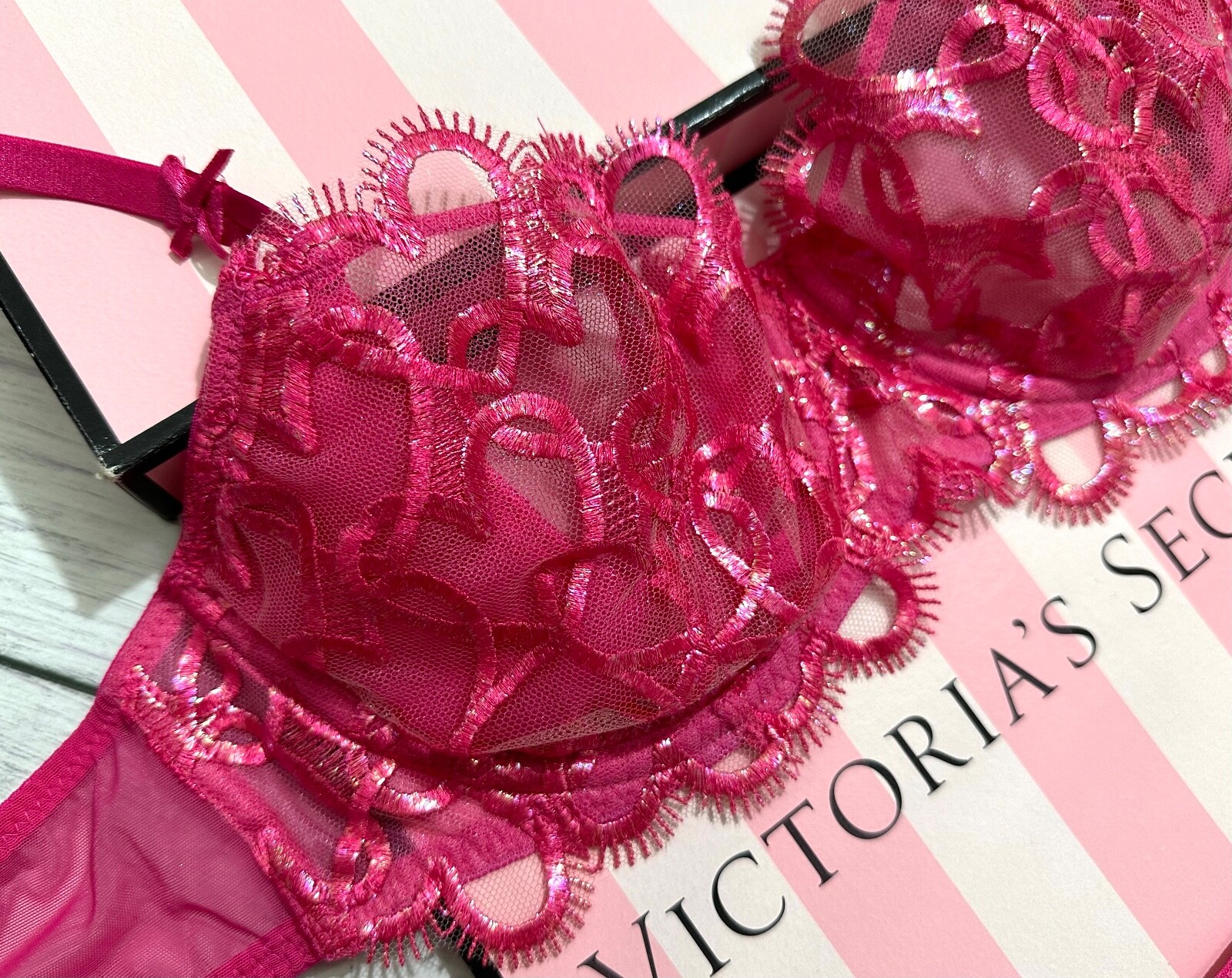Victoria’s Secret Wicked Shimmer Heart Embroidery Unlined Balconette Bra Set