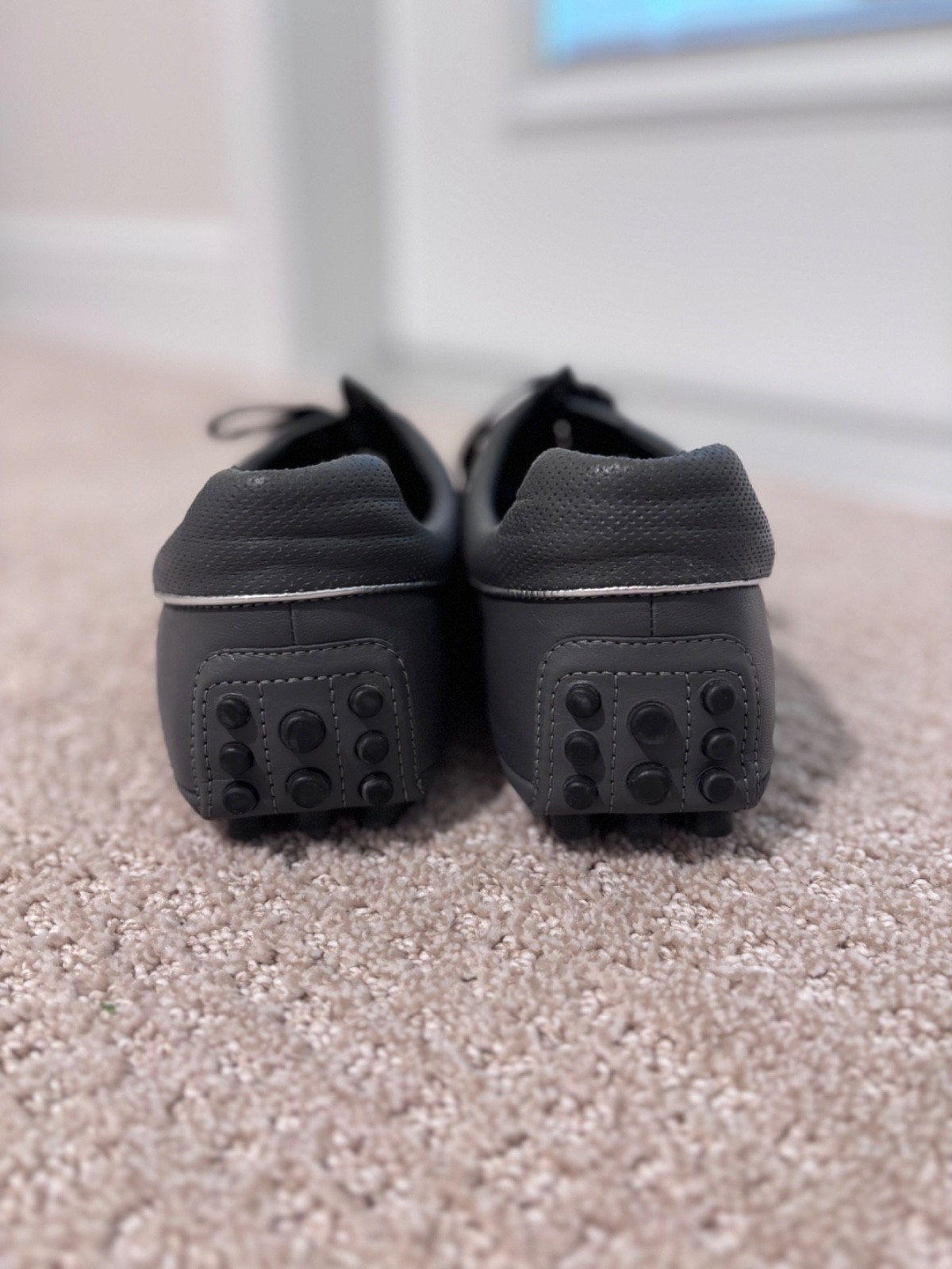 Gucci gray leather driver sneakers