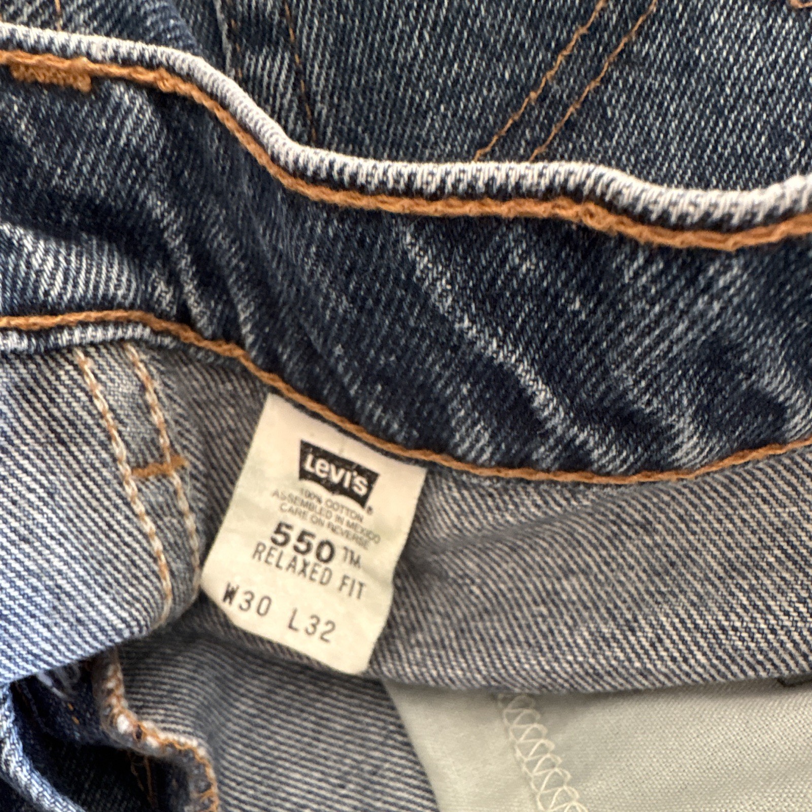 Levi’s Men’s 550 Relaxed Fit Straight Leg Jeans Medium Wash Blue Mid Rise