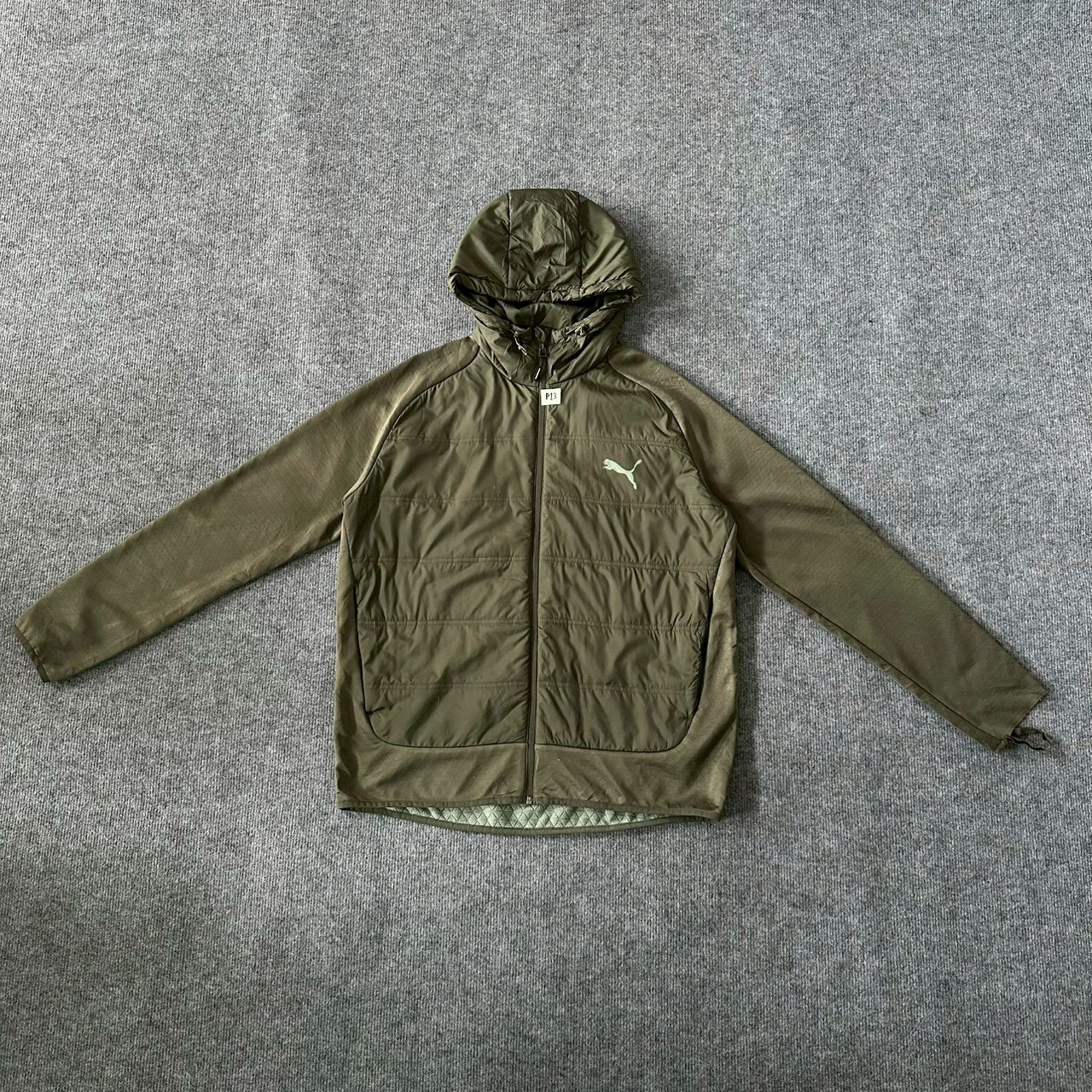 Puma Hooded Jacket / Green / Size XXL / Chest 48″ / Length 28″ / Sleeve 32 / P13