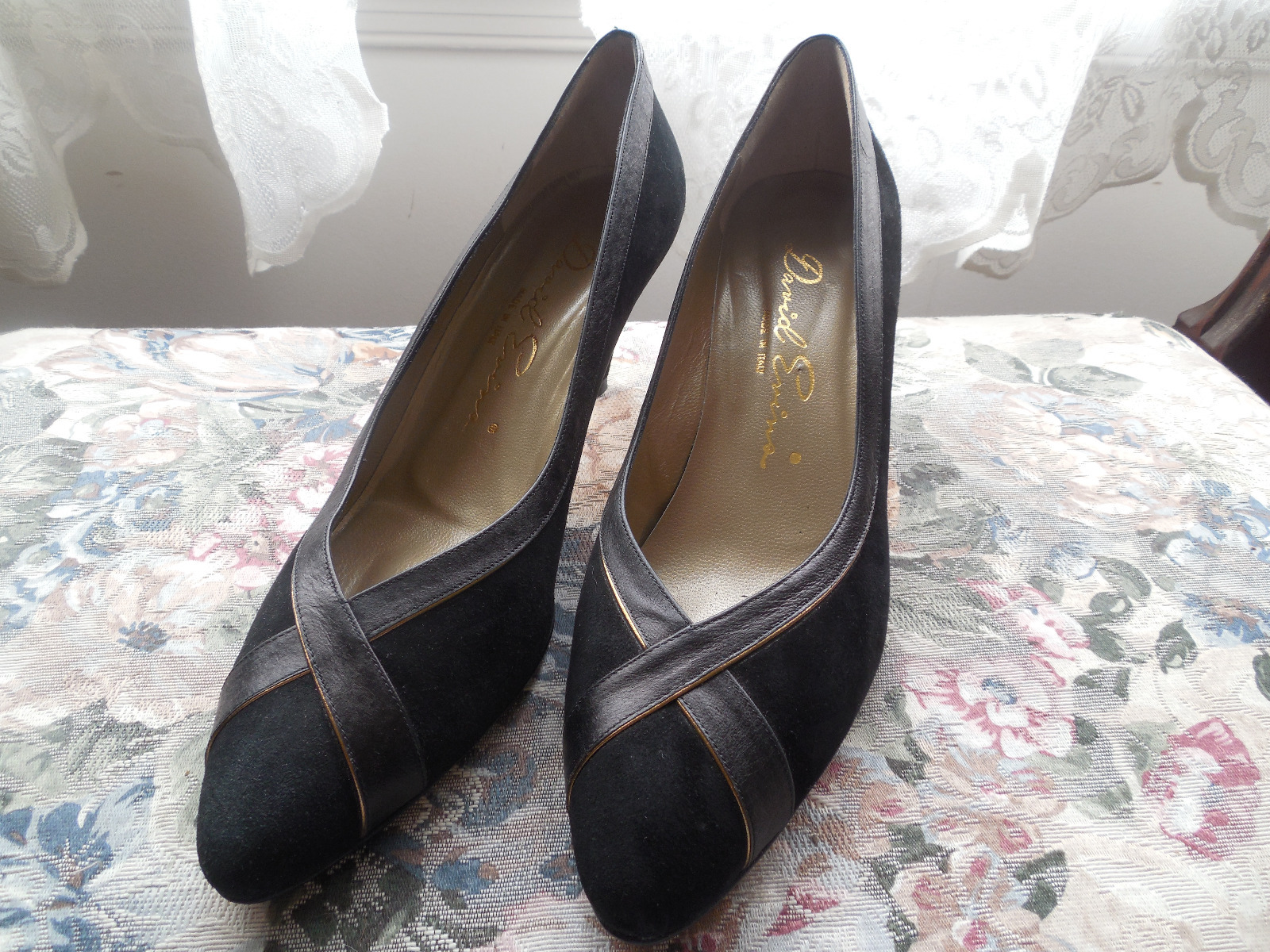 DAVID EVINS Vintage Women’s Shoes made in ITALY Black Suede heels-slim-2″ 9AA.