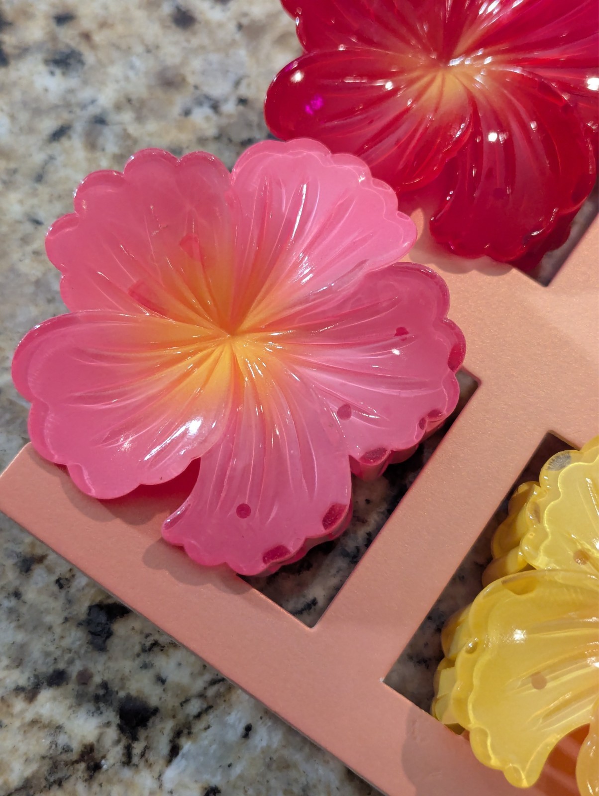 Piper K 4 PC Womens 3″ Hair Clips Clawclip Hibiscus Floral Pink Red Yellow Orge