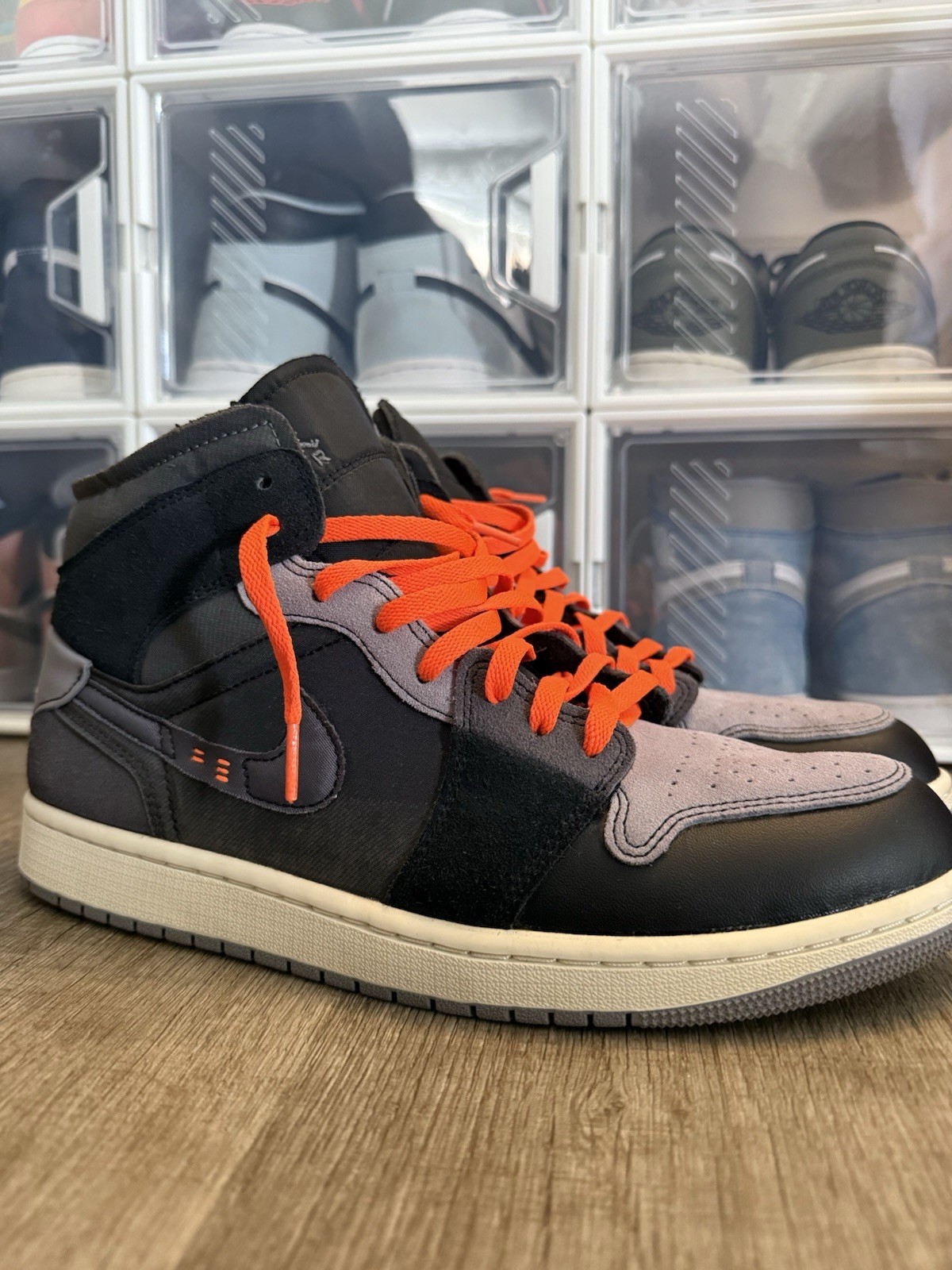 Jordan Air Jordan 1 Mid SE Craft Inside Out Men’s Suede Lace-Up DM9652-001
