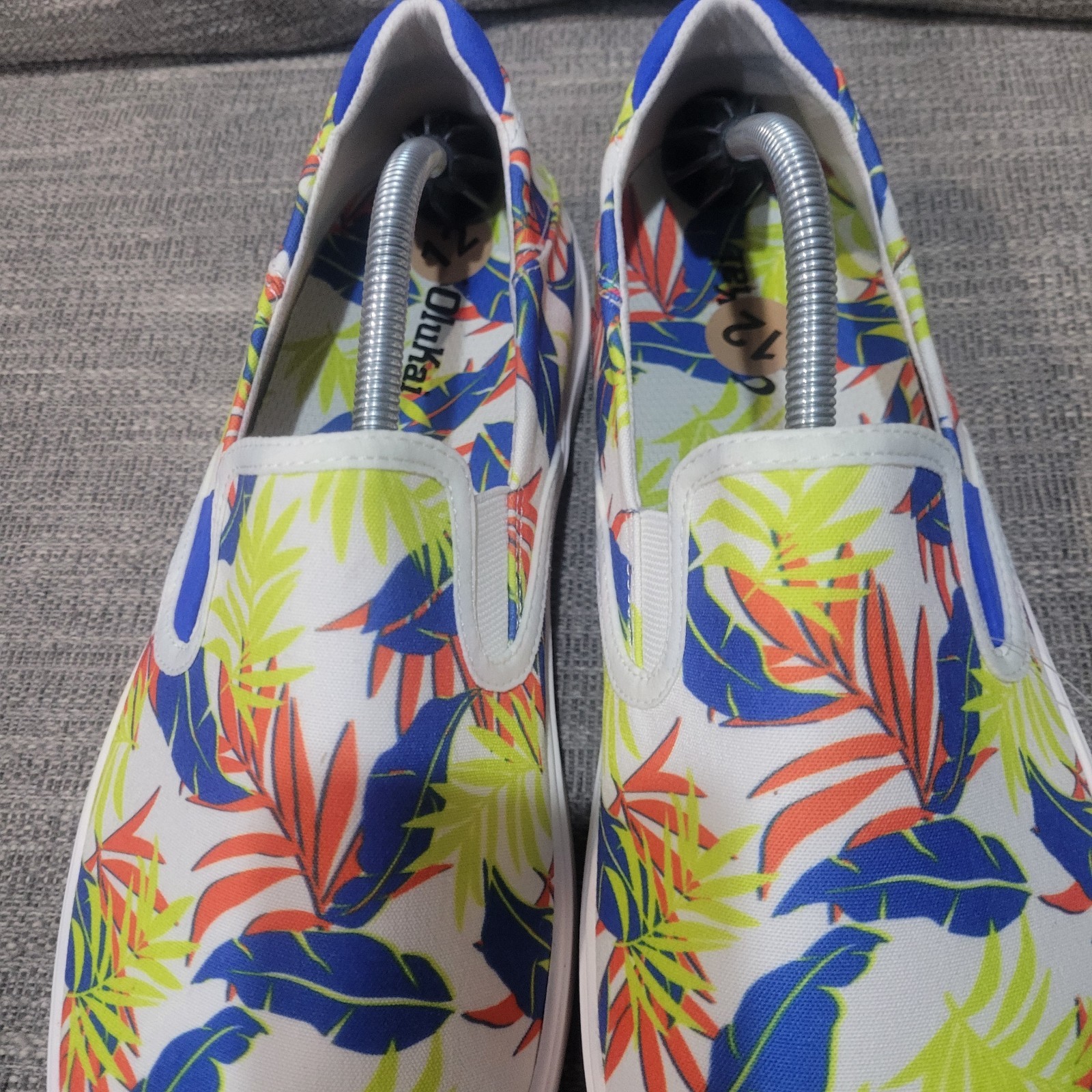 OluKai Lae’ahi Pa’i Men’s Size 10 Swell/Aloha Shoes Floral