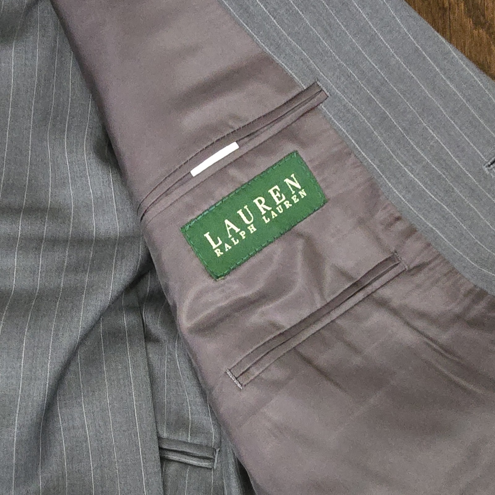 Lauren Ralph Lauren Gray Pinstripe Wool 2-Piece Suit 42 Short 36W 2-Button