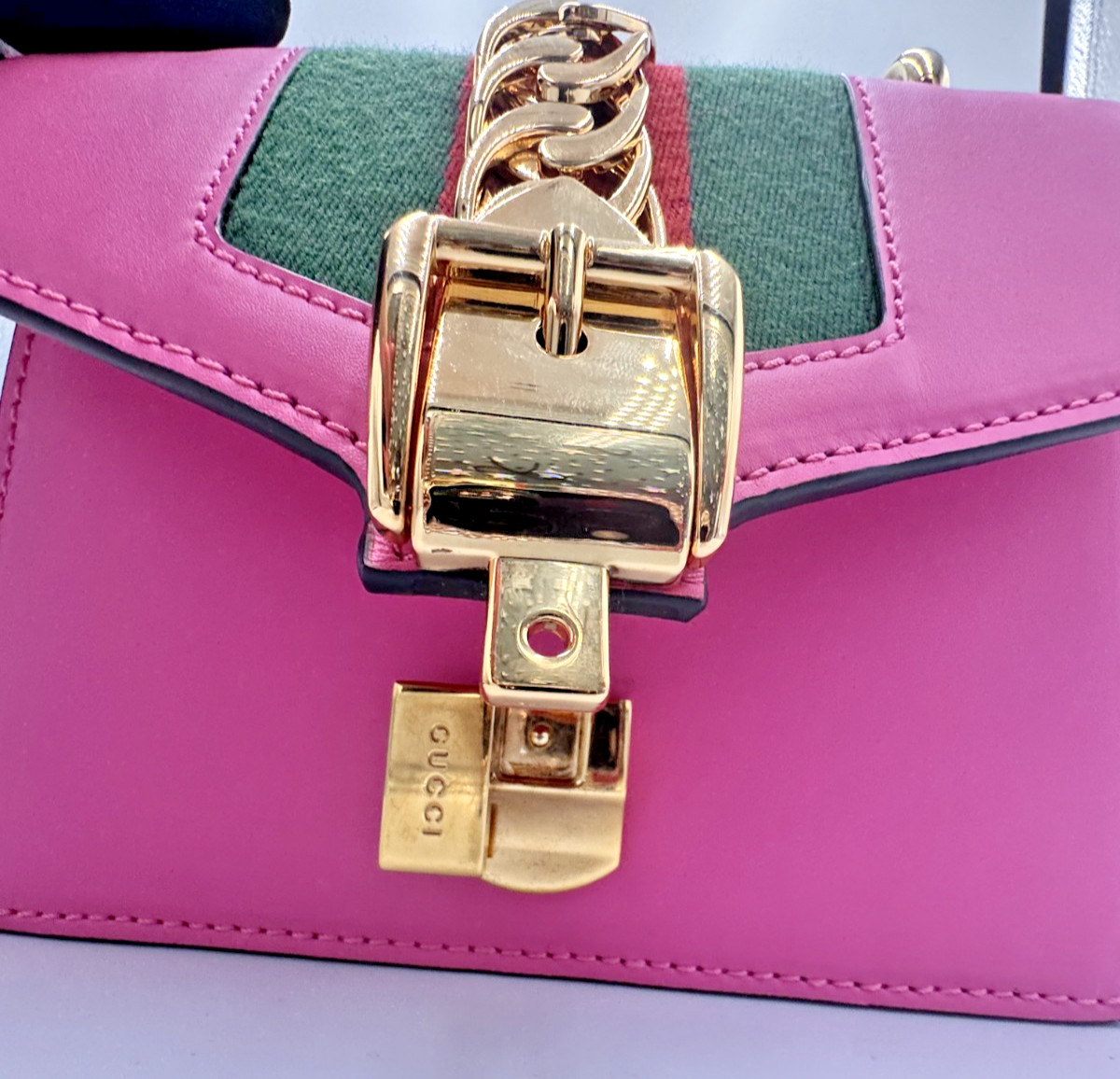 Authentic Gucci Sylvie Small Pink Leatheer Shoulder Bag Gold Chain Webstripe