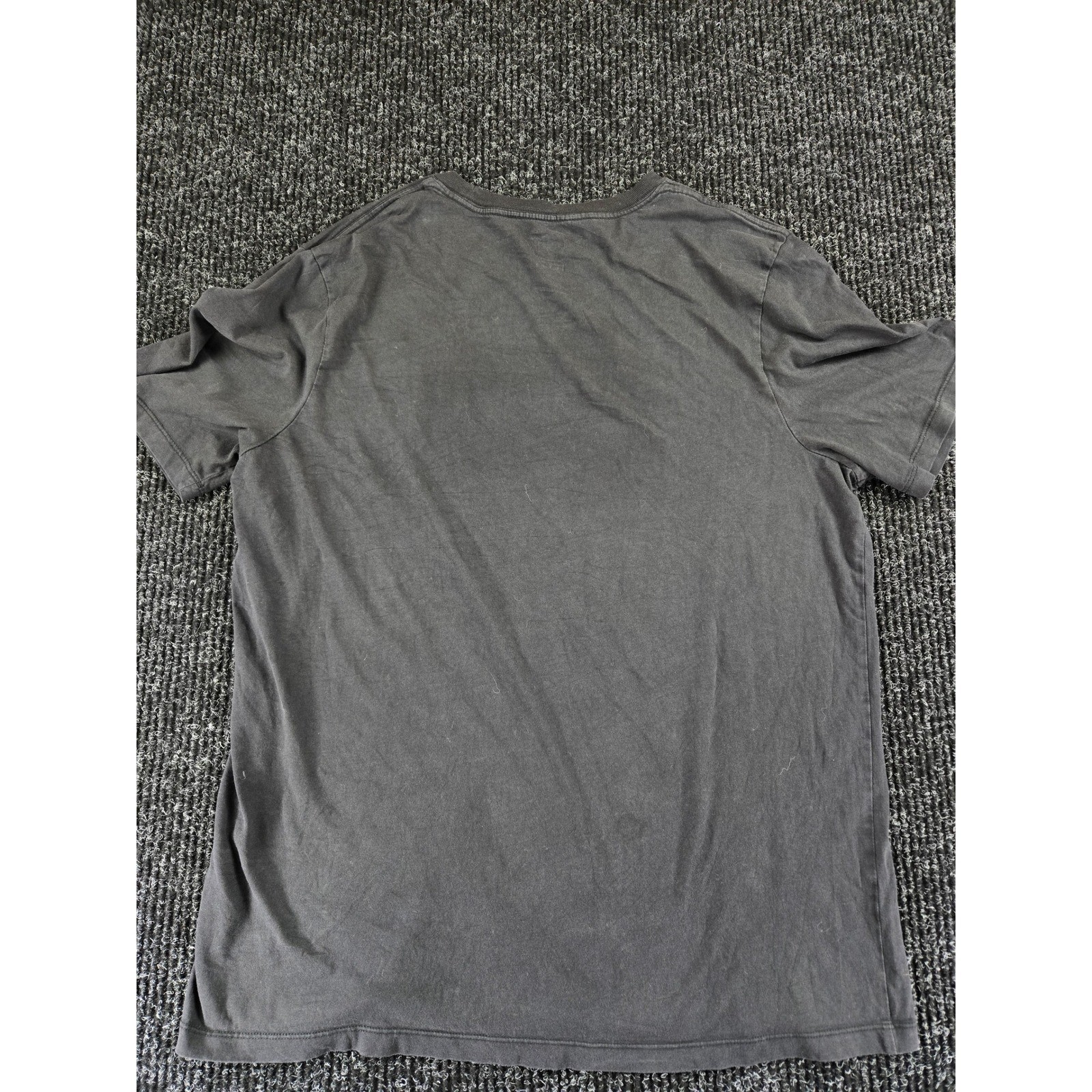 Puma Mens XL Black Graphic T-Shirt Retro Vaporwave Mountain Grid Print Tee