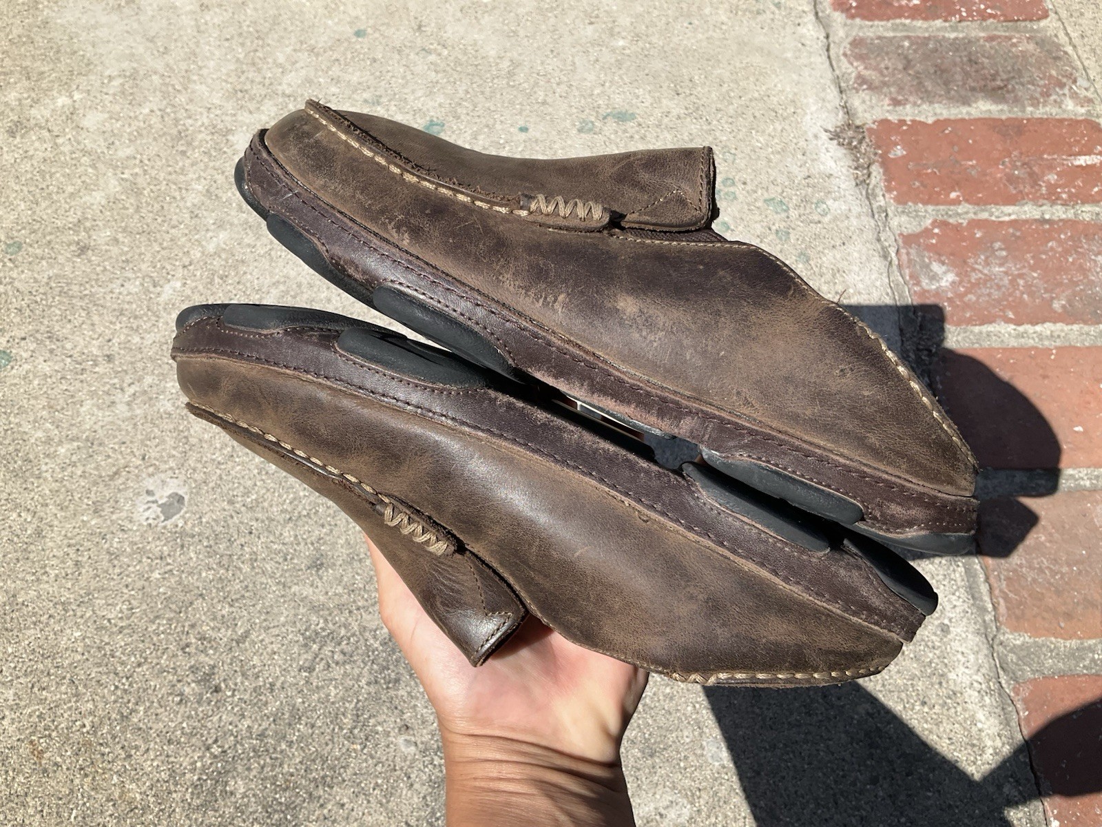 OluKai Moloa Shoes Brown Leather Loafer Slide Men’s 8 EUR 41 $140