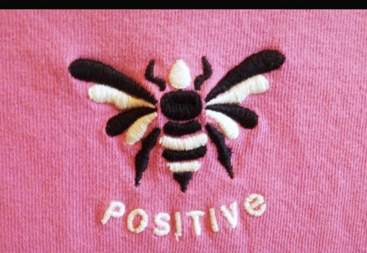 Life Is Good Shirt Womens Sz Medium PinkCrusher Tee Short Sleeve Bee Positive