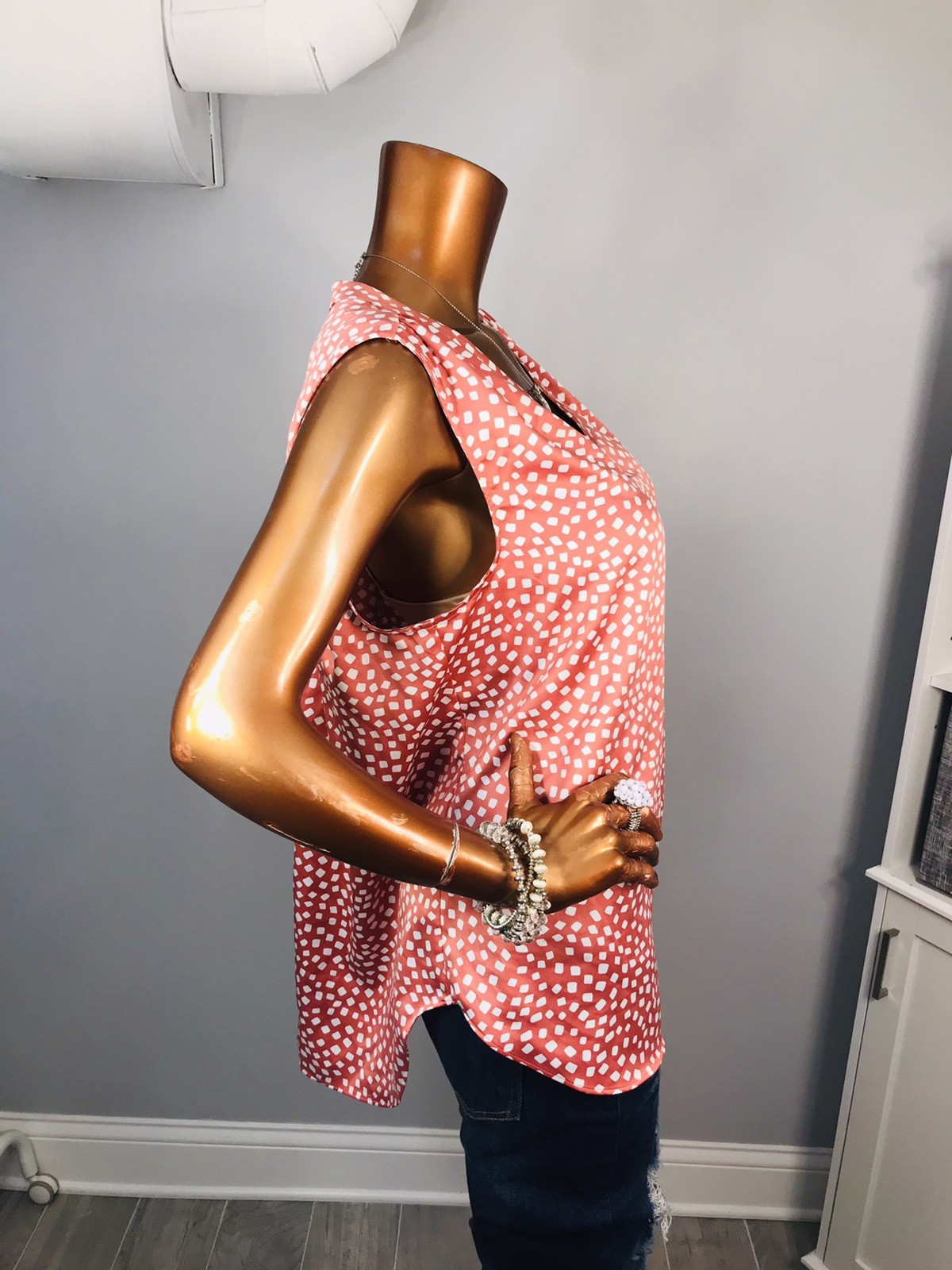 Alfani XL Top Stretch Low Cut Sleeveless Satin Lite Wgt Blouse Dusty Rose White