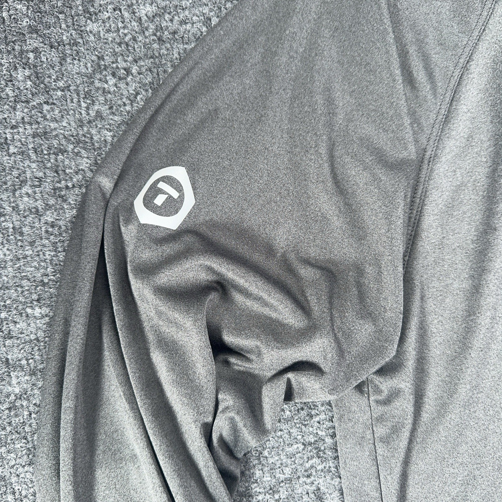 Truewerk B1 Sun Hoodie Mens Large Gray Lightweight Performance Pullover