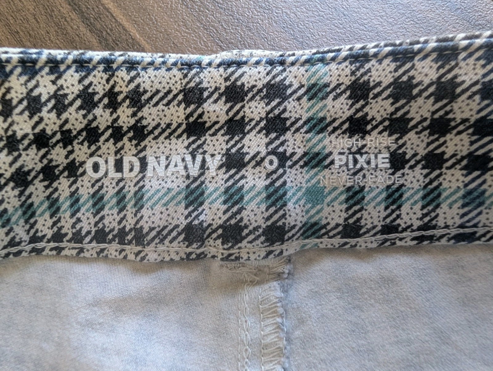 Old Navy Pixie Pants Womens Size 0 Plaid Ankle Pants High Rise Slim Fit Stretch