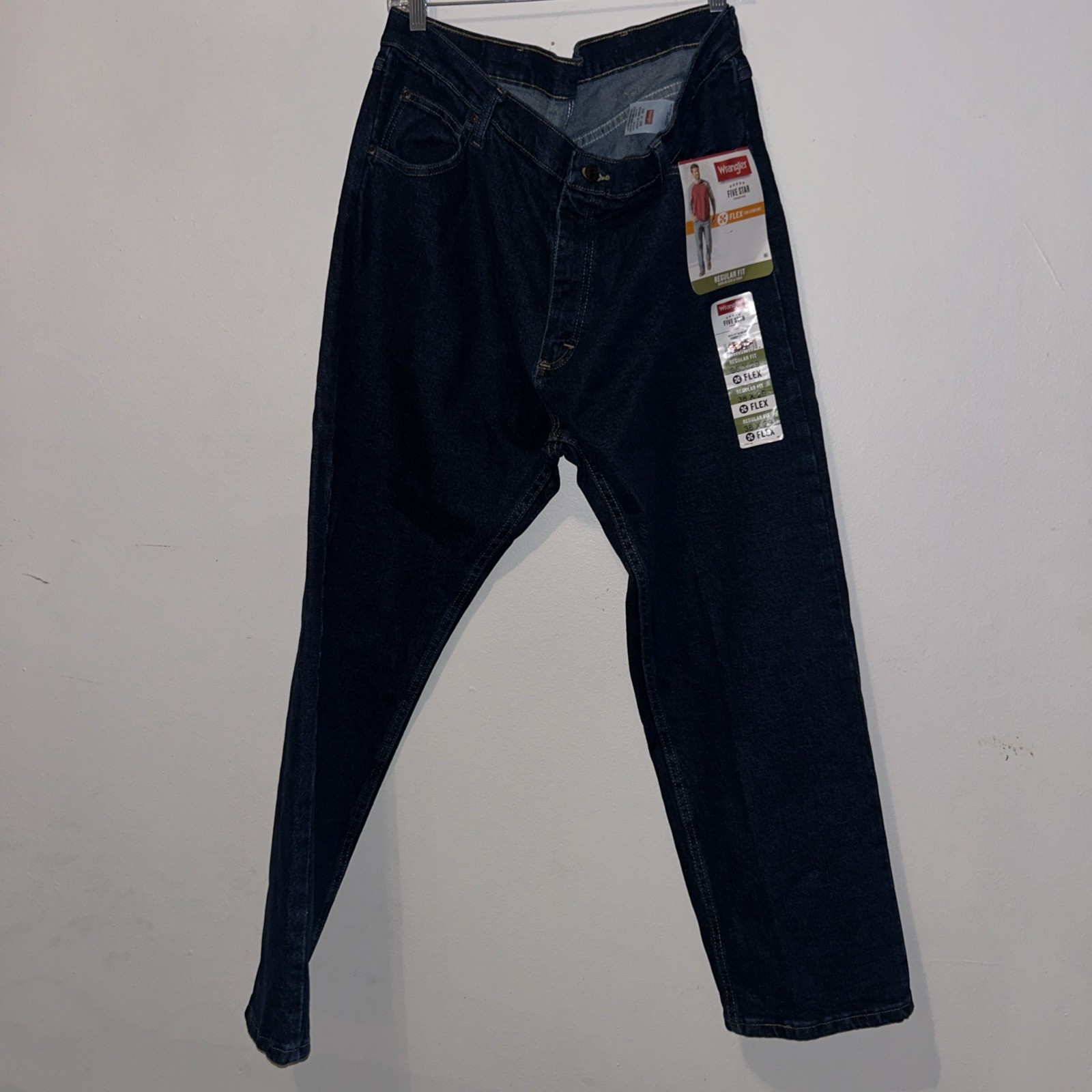 NWTWrangler Mens Flex Relaxed Fit Jeans Five Star 38X29