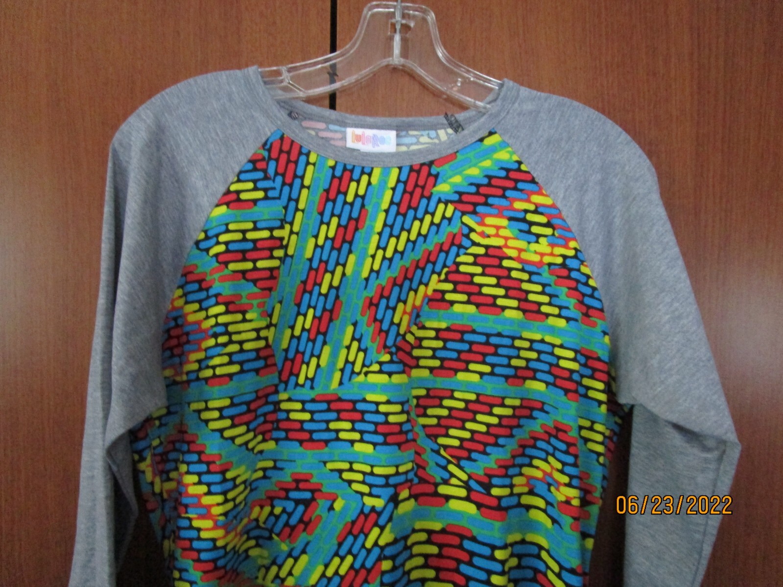 New Lularoe Ragland Randy Top Sz Medium Polyester Spandex Bust 40 Length 29 in