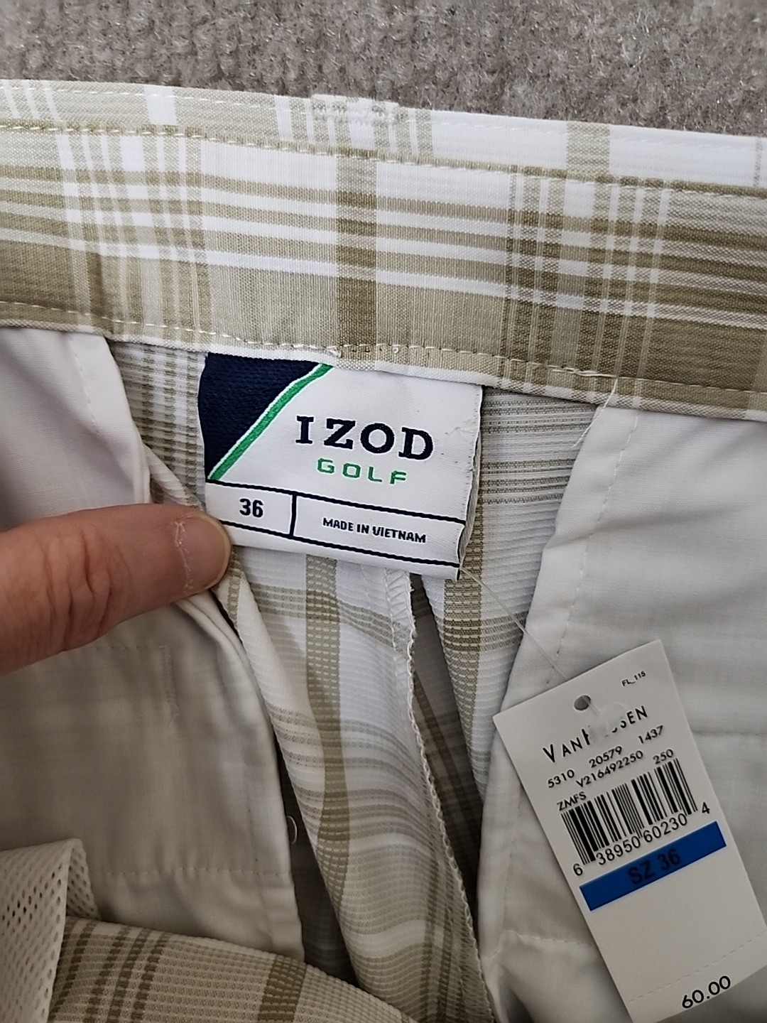 IZOD Golf Shorts Mens 36 Beige White Plaid Stretch UPF 15 Lightweight NEW
