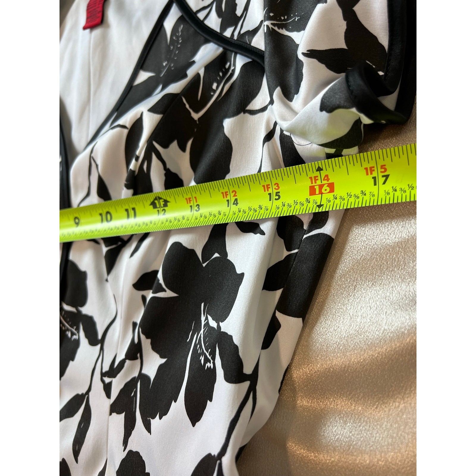 JS Collections Black & White Floral Button Front Blouse Top Size 4 Office Siren