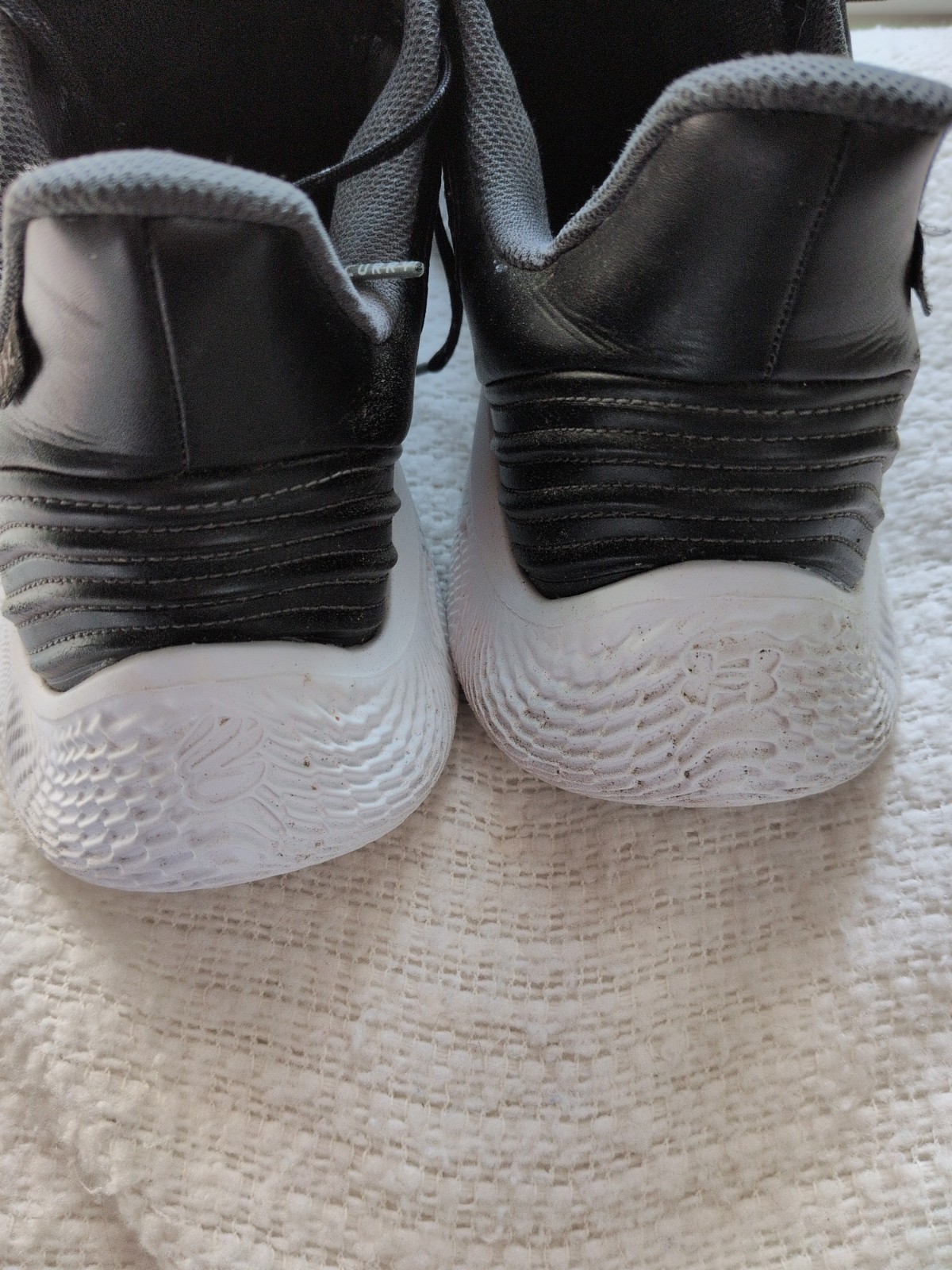 Curry Flow 9 Under Armour Basketball Sneakers Black White Men’s Size 14