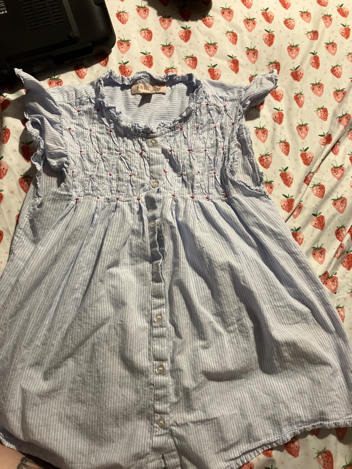 Philosophy women’s sleeveless shirt size small button up light blue and white st