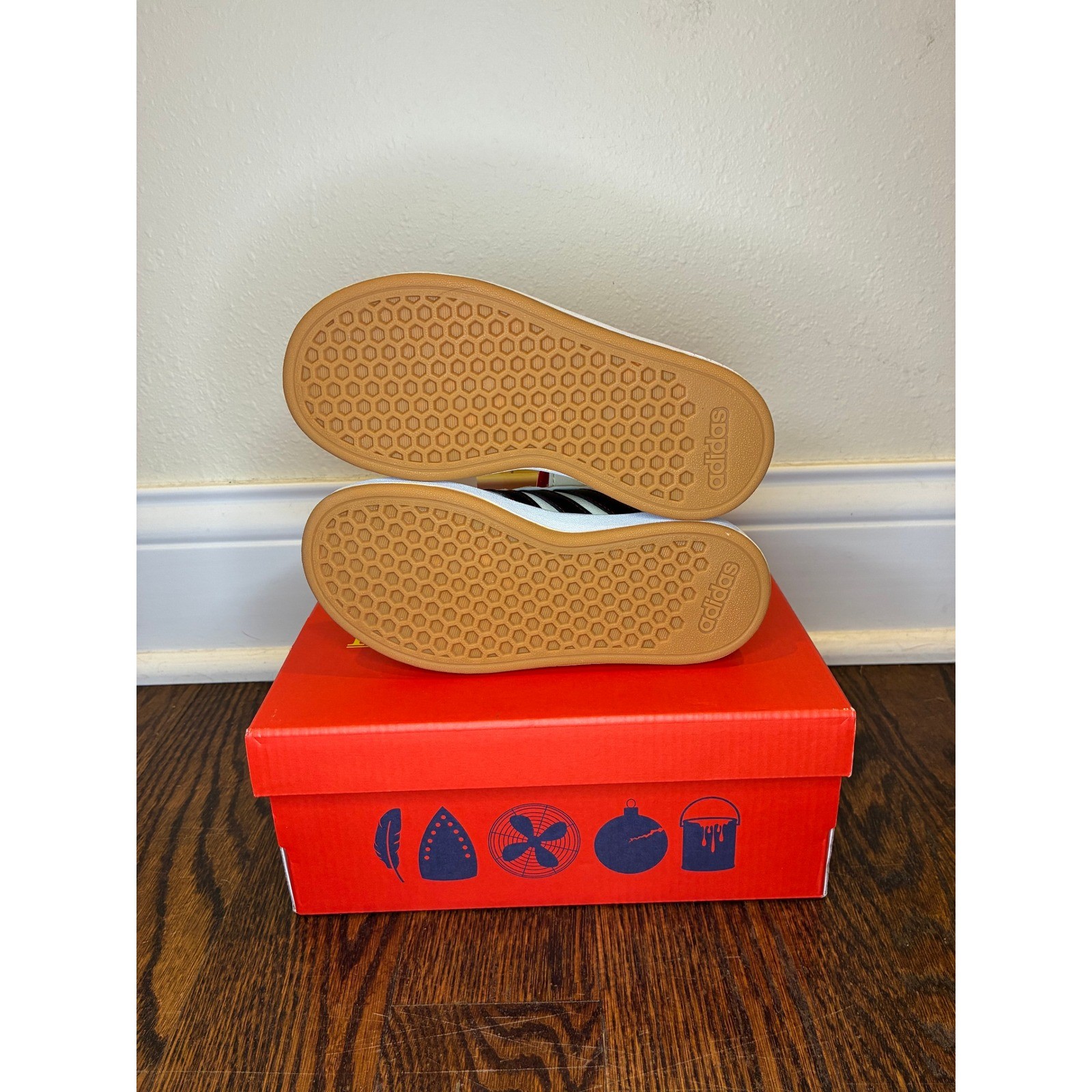 (NIB) adidas 20th Century Fox Home Alone Grand Court Sneakers – Size 10.5K