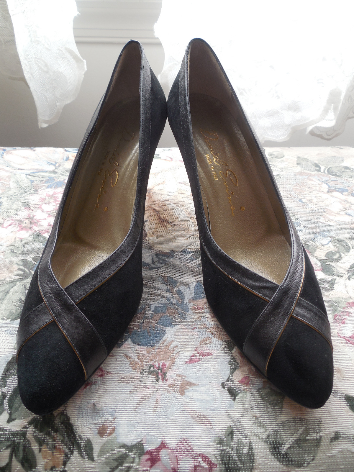 DAVID EVINS Vintage Women’s Shoes made in ITALY Black Suede heels-slim-2″ 9AA.