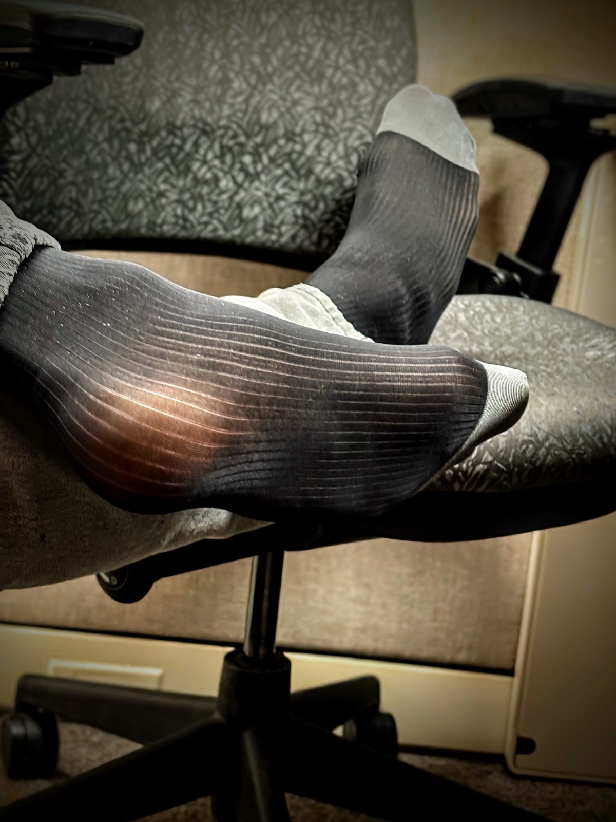 Men’s Ultra-Thin Sheer Socks, Black + Grey/Silver Toes, narrow ribbing, One Size