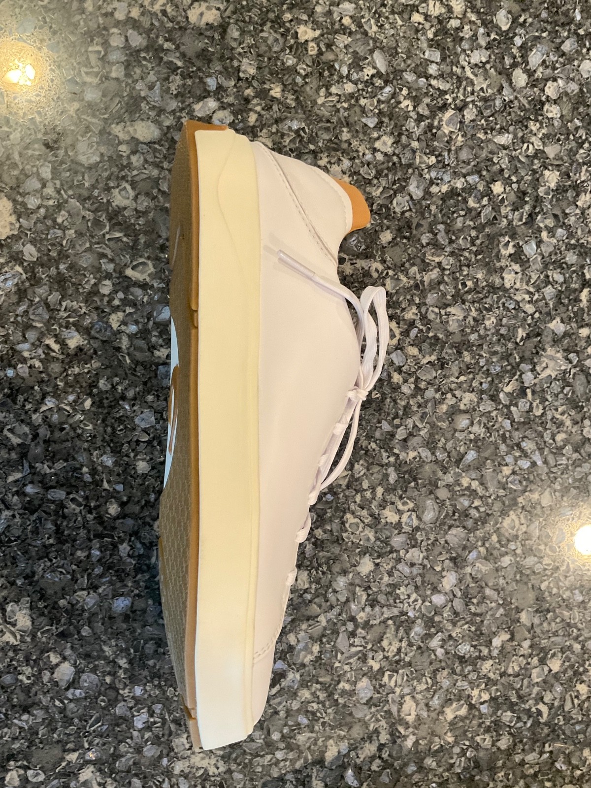 Olukai Lae’ahi li ‘ili Leather Sneaker – Bright White Size 10 Men’s New