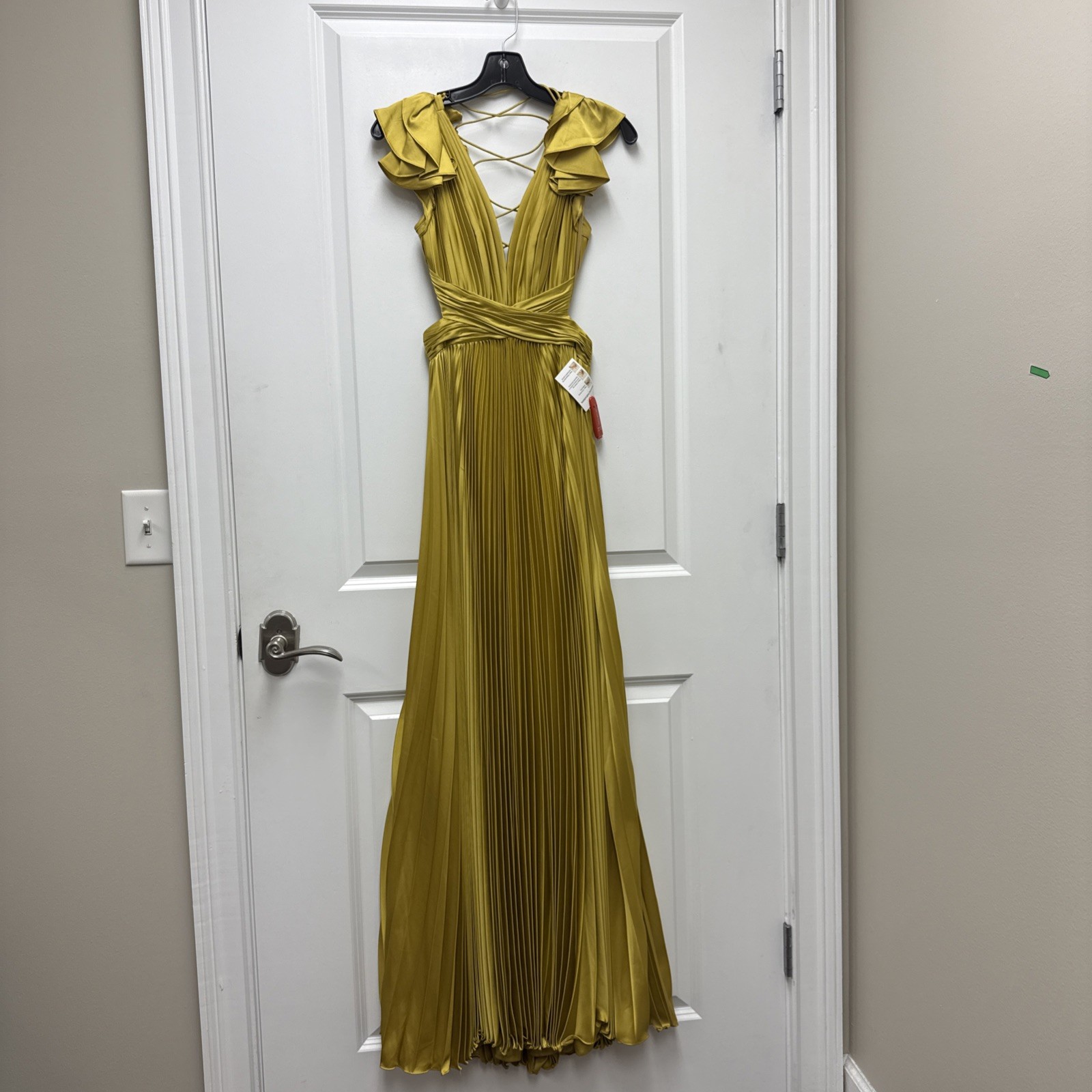 Mac Duggal Size 0 Chartreuse 26729 Pleated Flutter Sleeve V Lace-Up Gown Dress