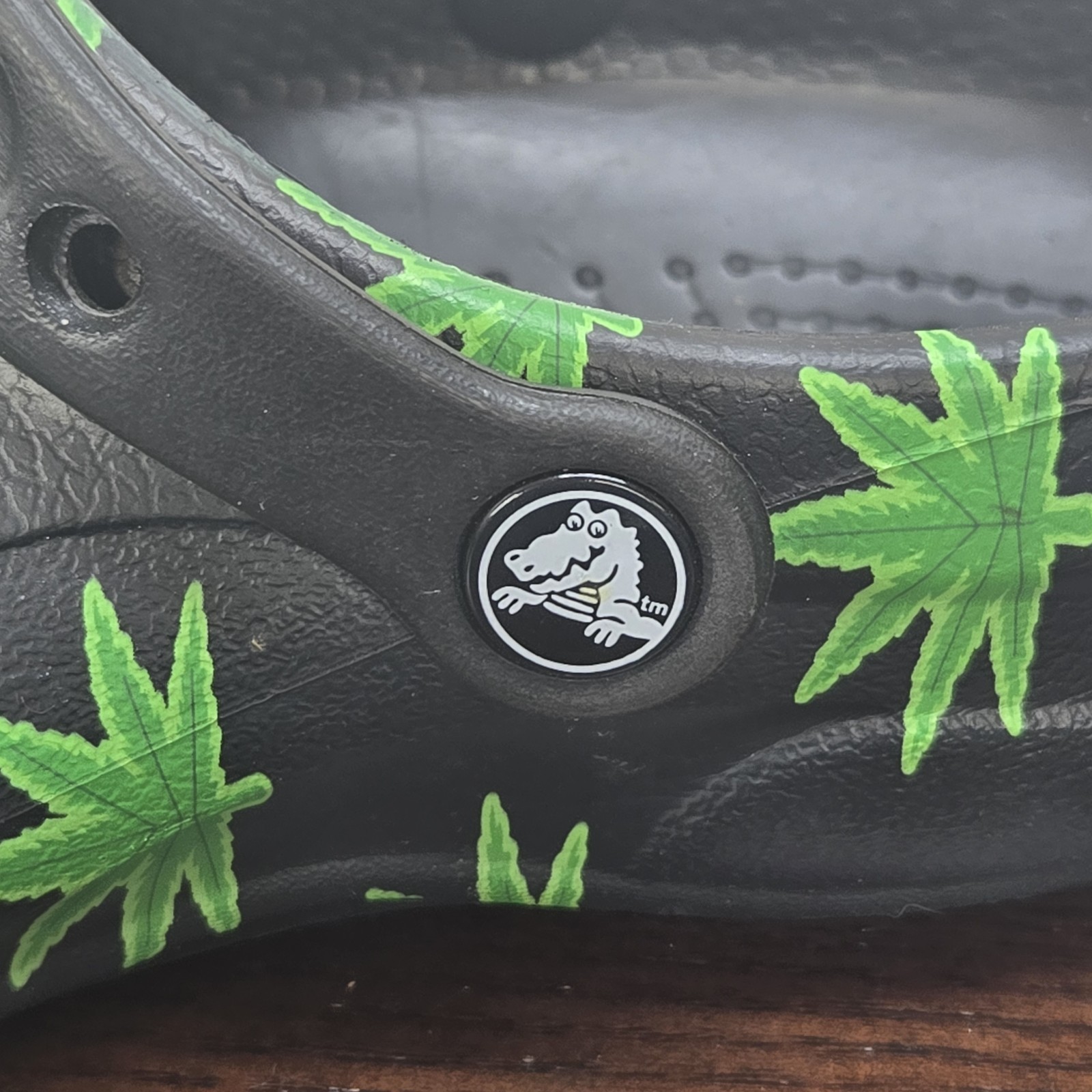 Hemp Leaf Classic Crocs Clogs Black Green Men 4 Women 6 Marijuana Weed Slip On